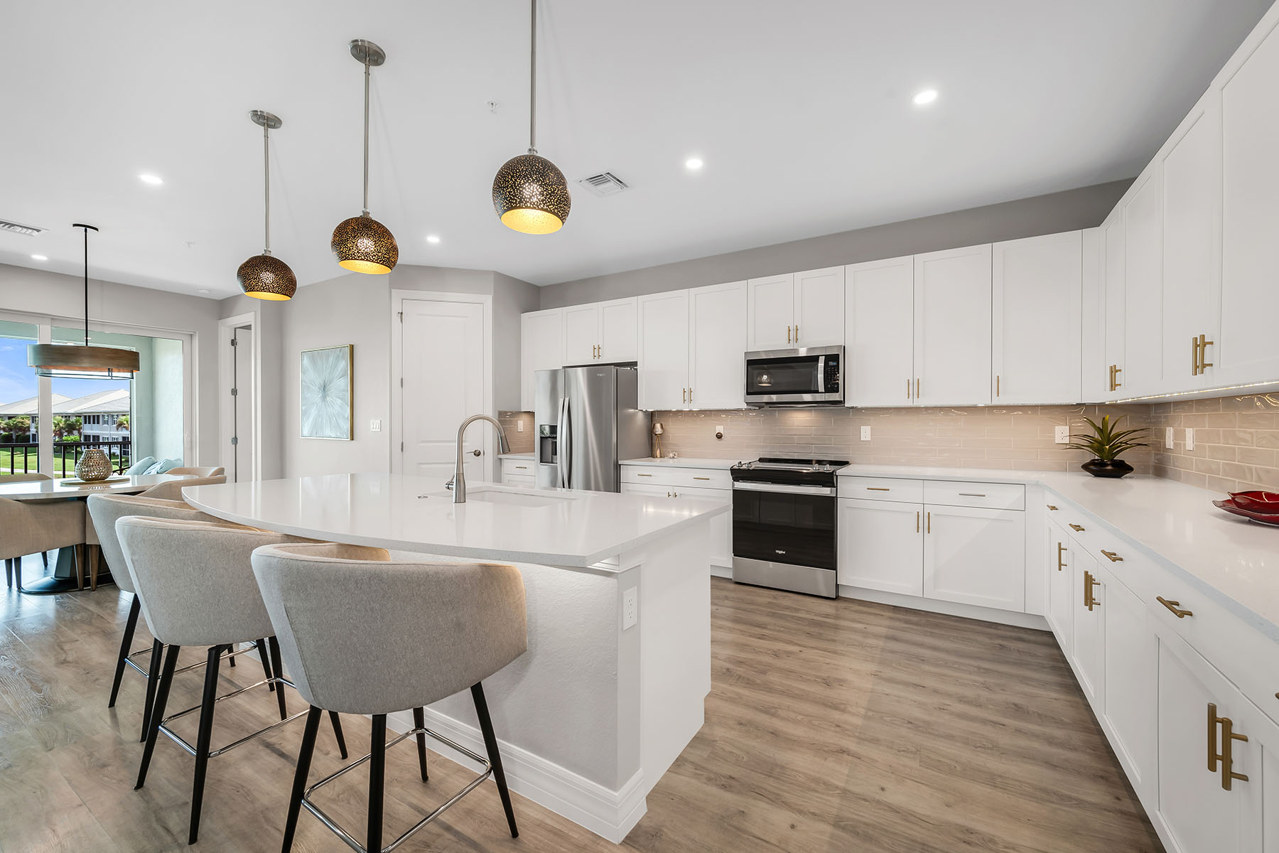233 Indies Drive E , 201