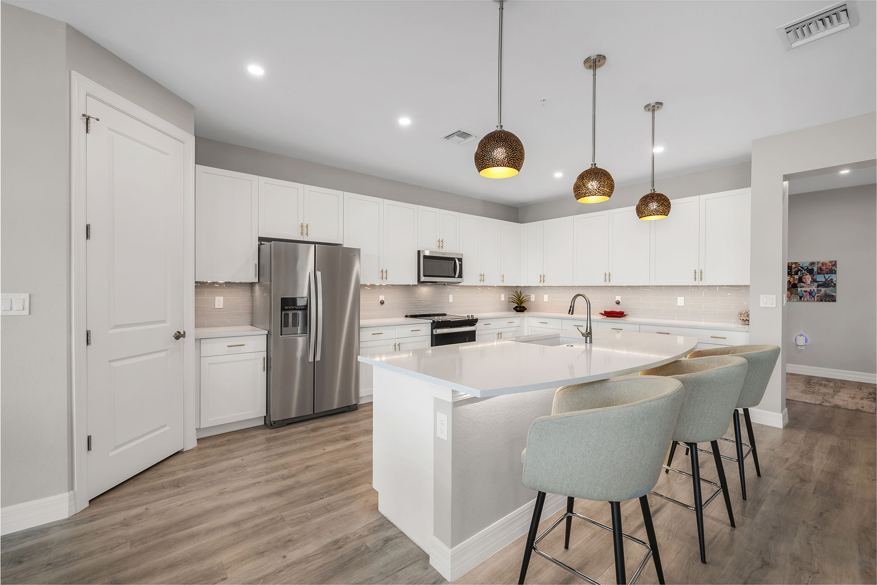 233 Indies Drive E , 201