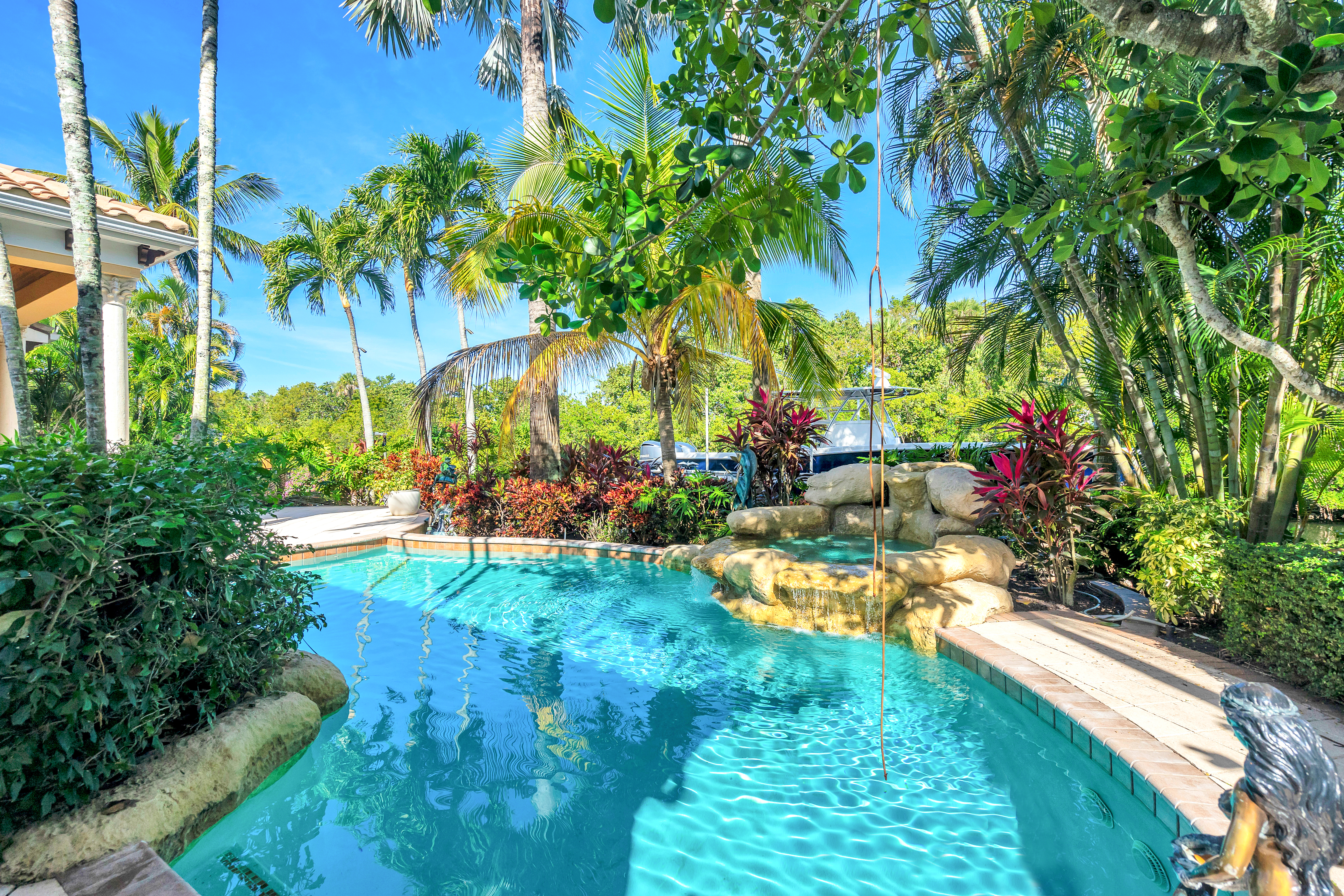 841 Harbour Isles Drive