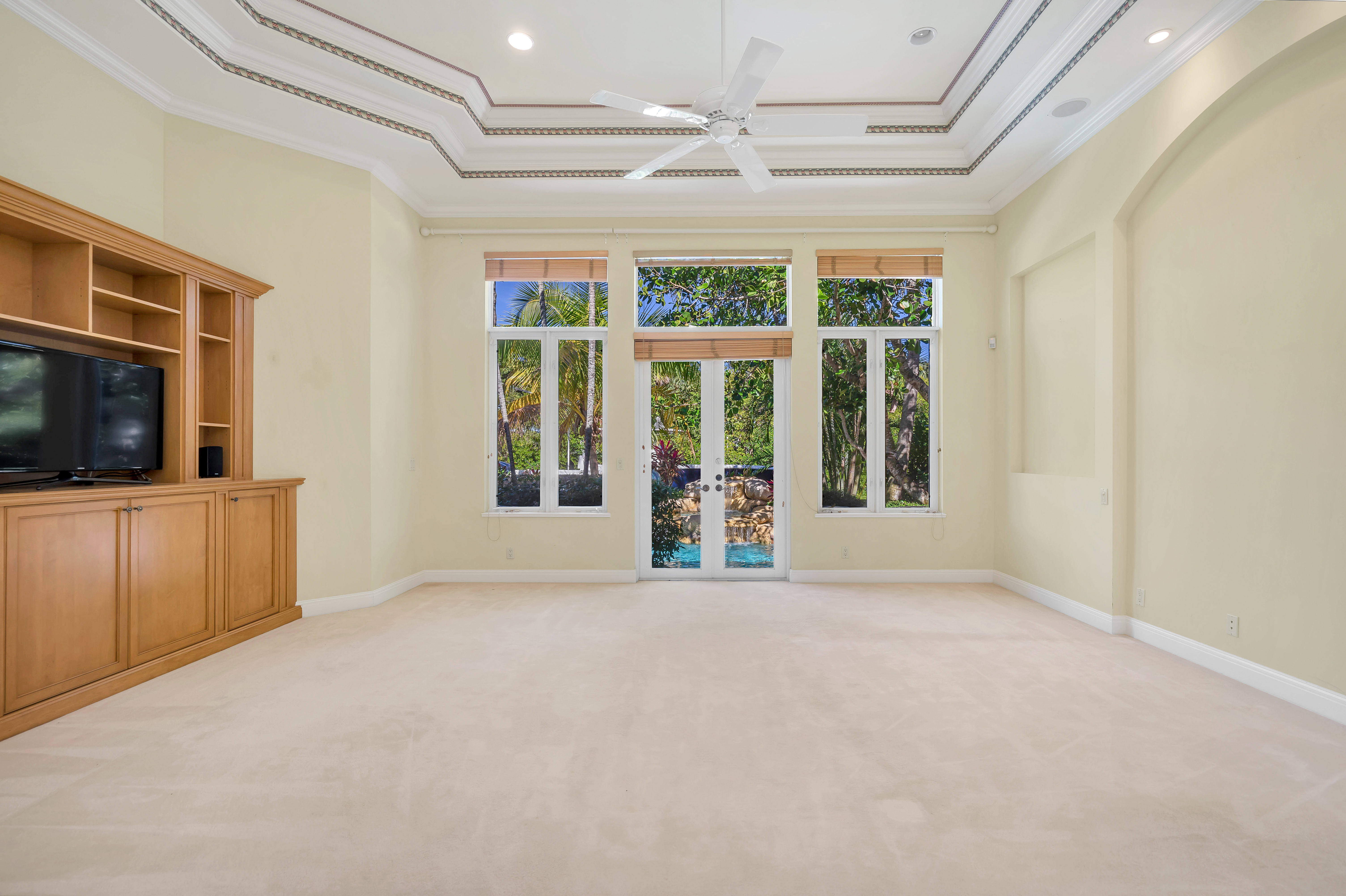 841 Harbour Isles Drive