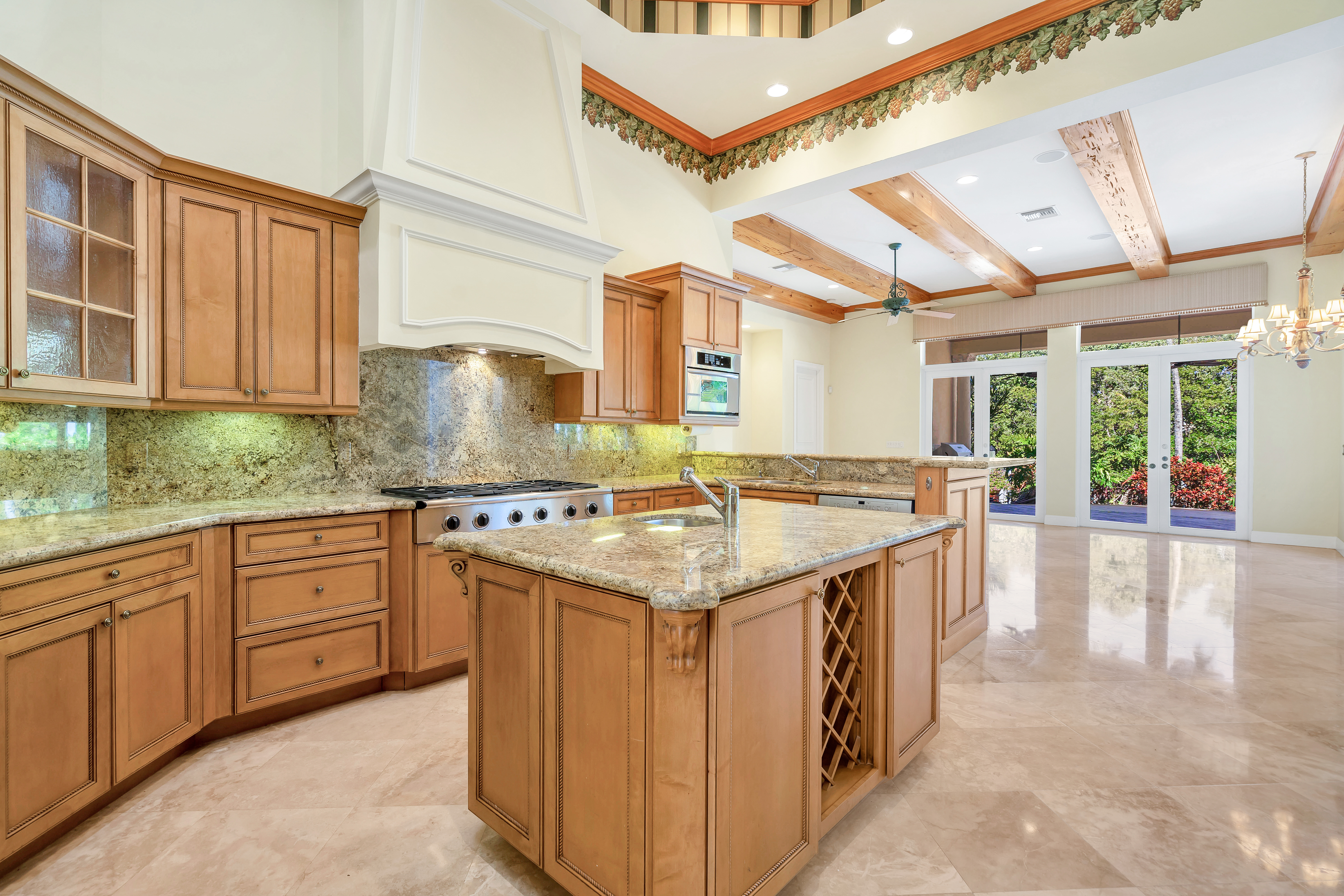 841 Harbour Isles Drive