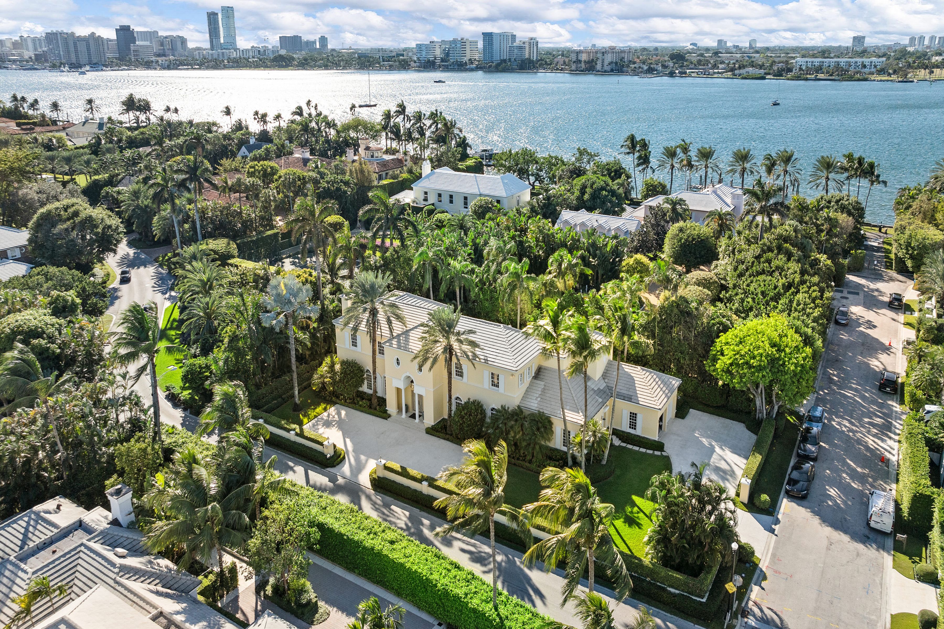 510 N Lake Way, Palm Beach, FL