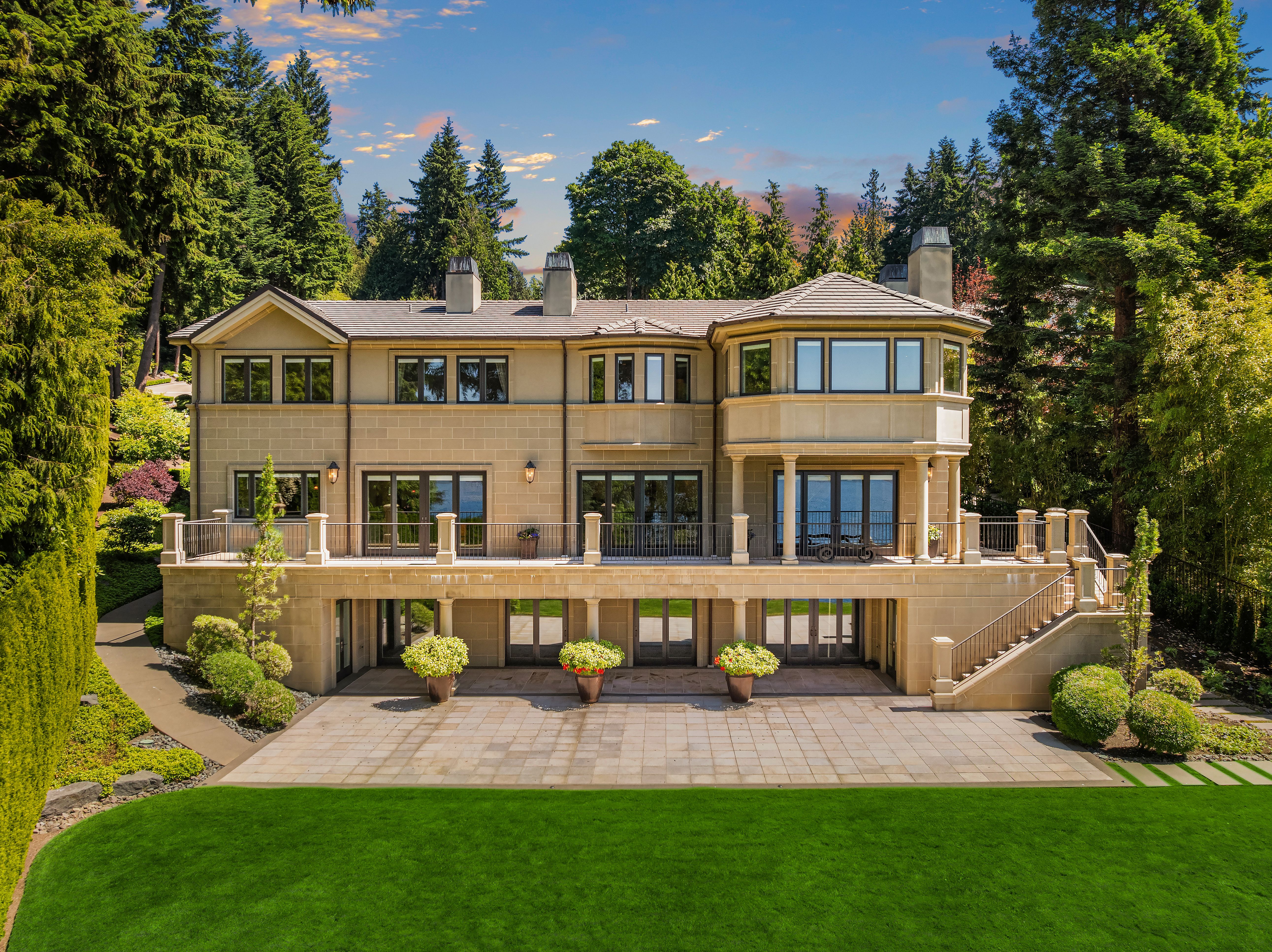 628252 RE Undisclosed, Mercer Island, WA