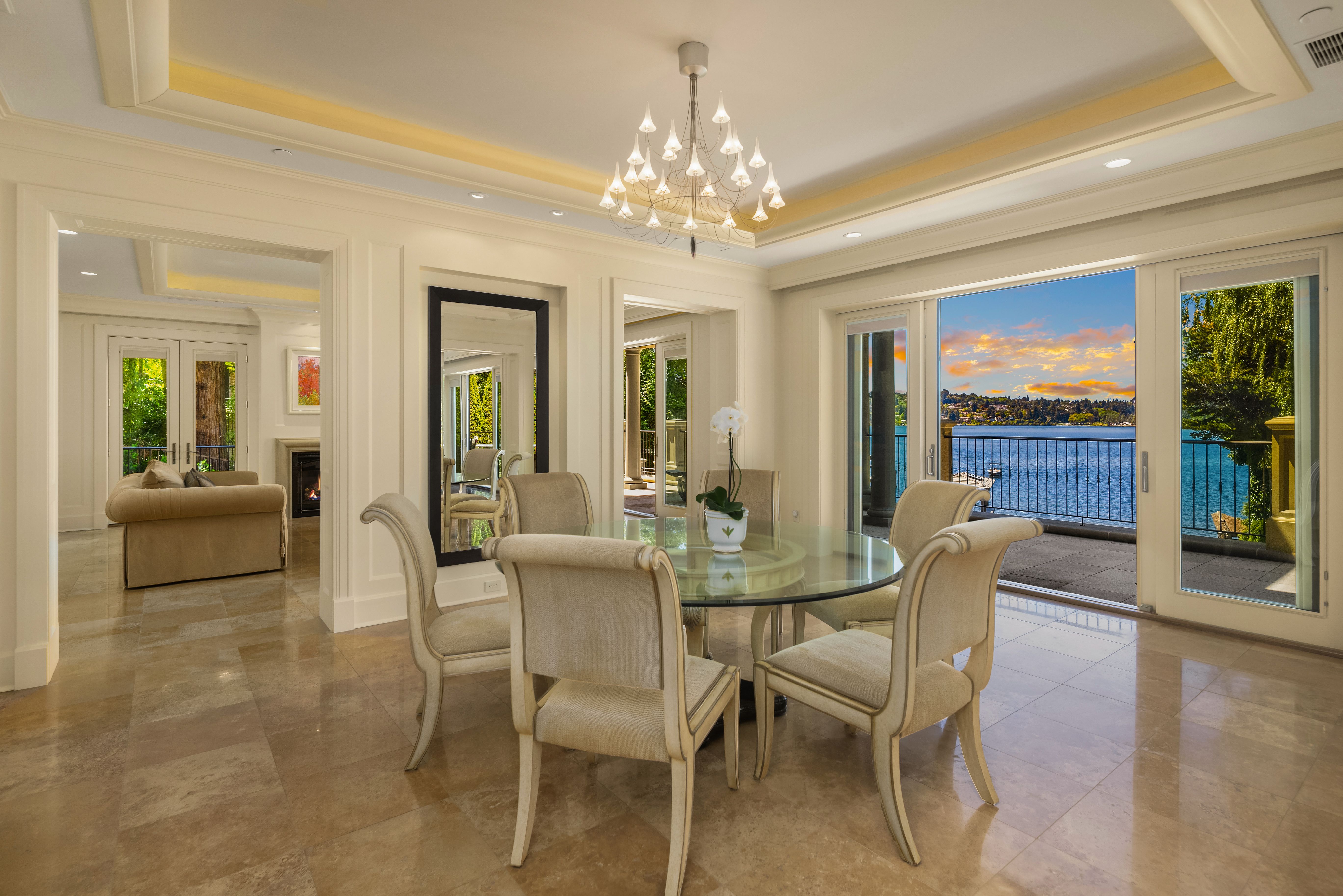 628252 RE Undisclosed, Mercer Island, WA