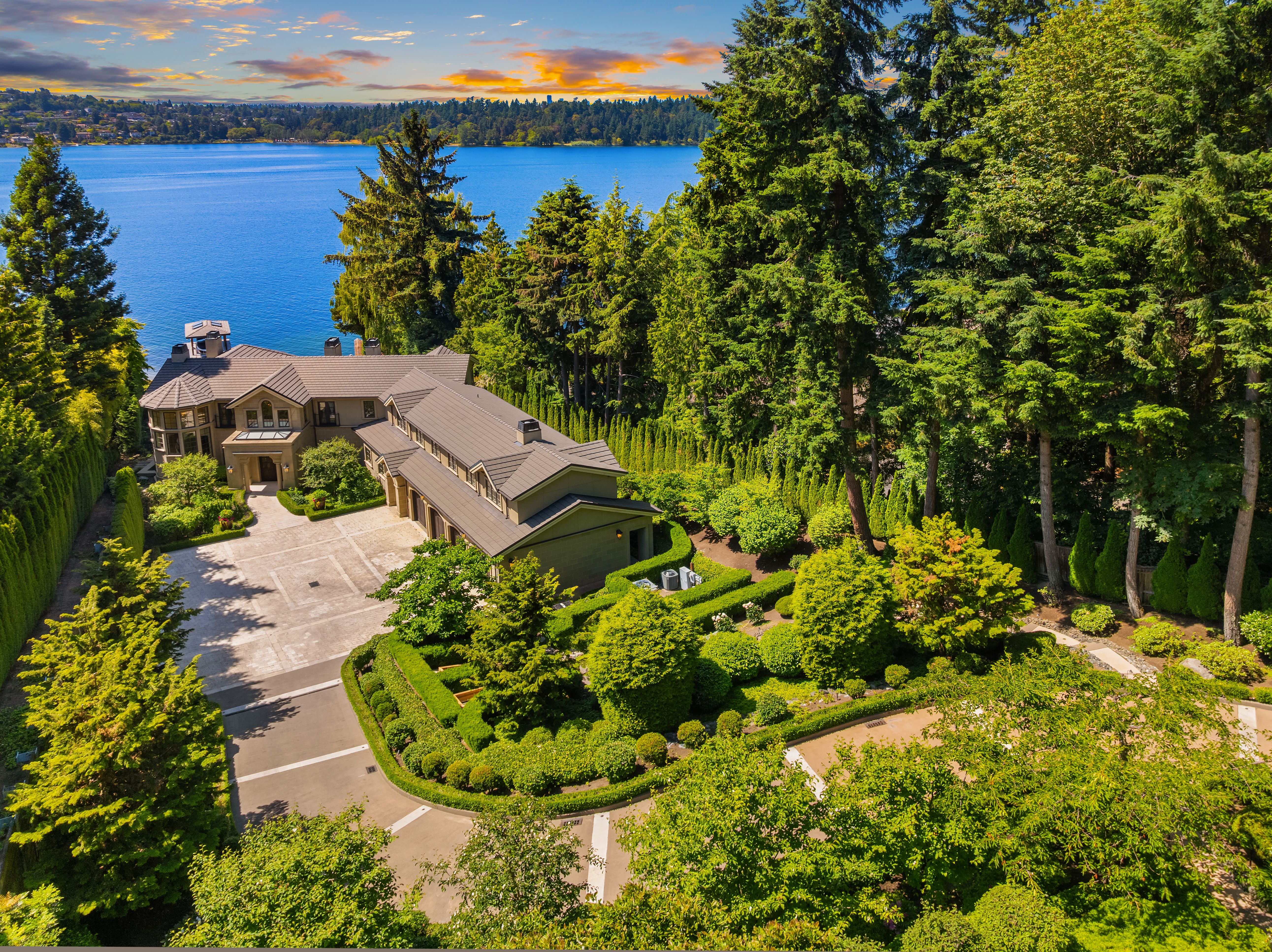 628252 RE Undisclosed, Mercer Island, WA