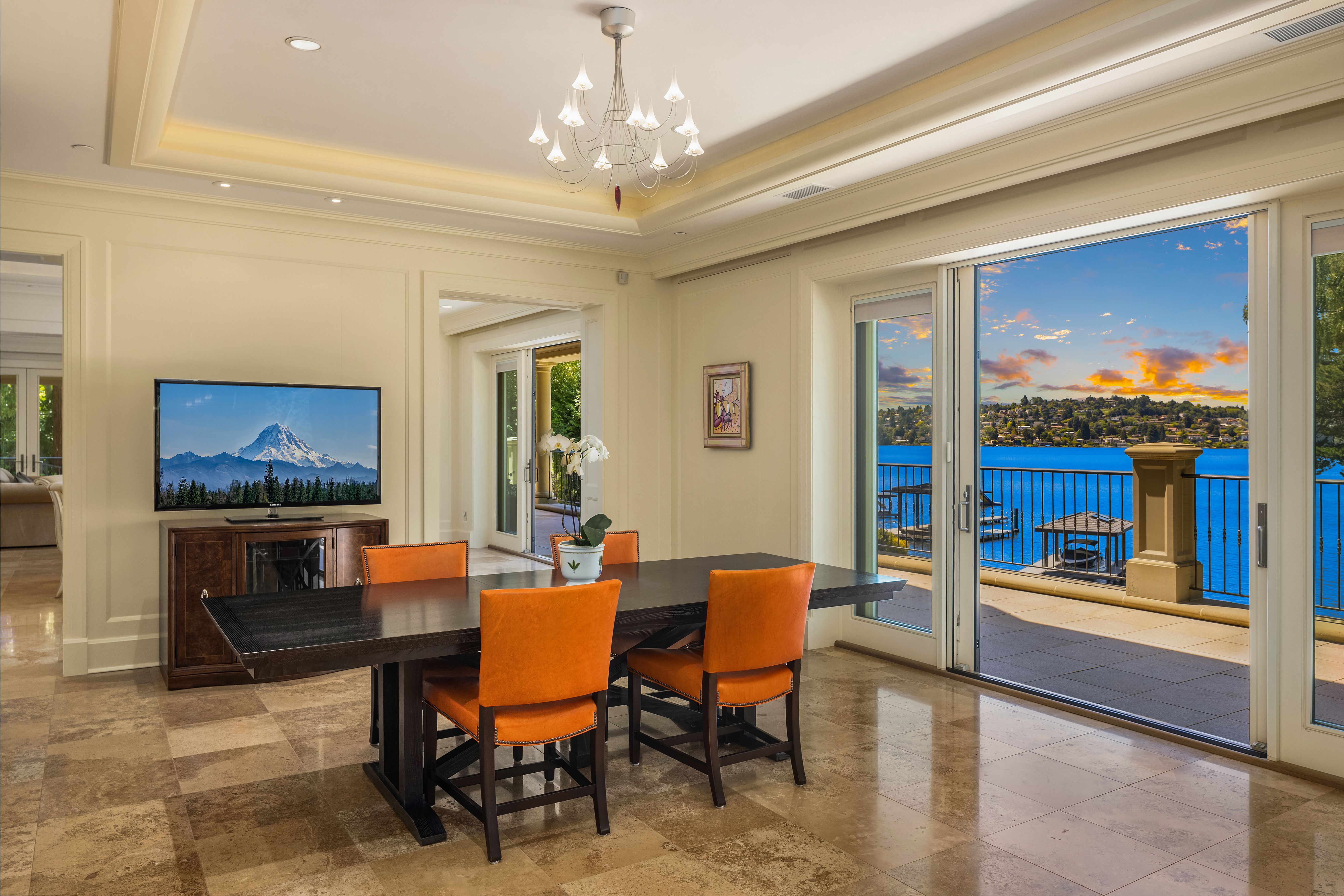 628252 RE Undisclosed, Mercer Island, WA