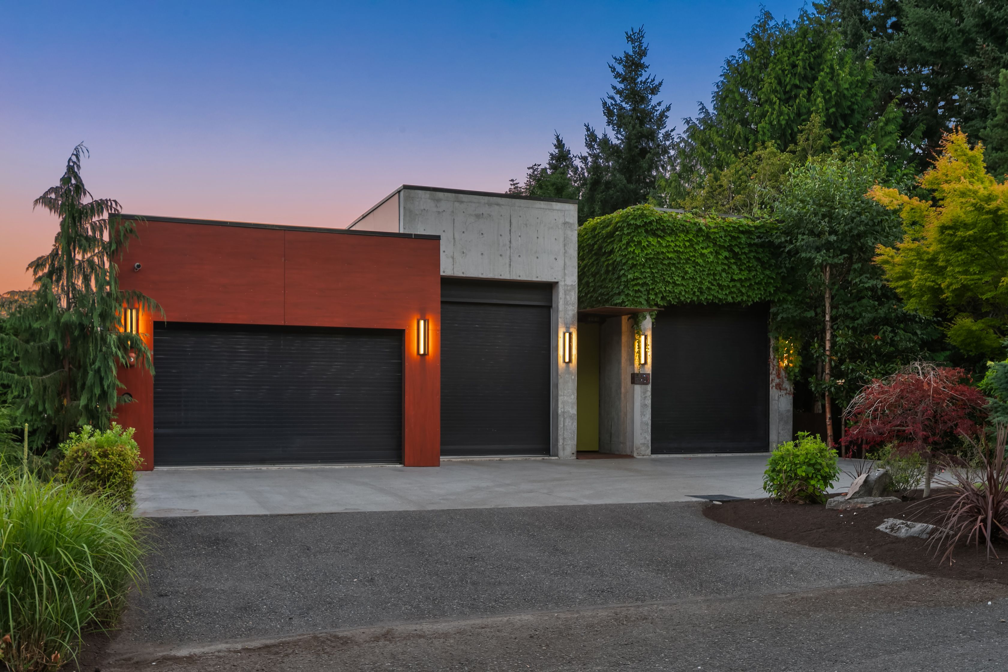 8320 Avalon Dr 