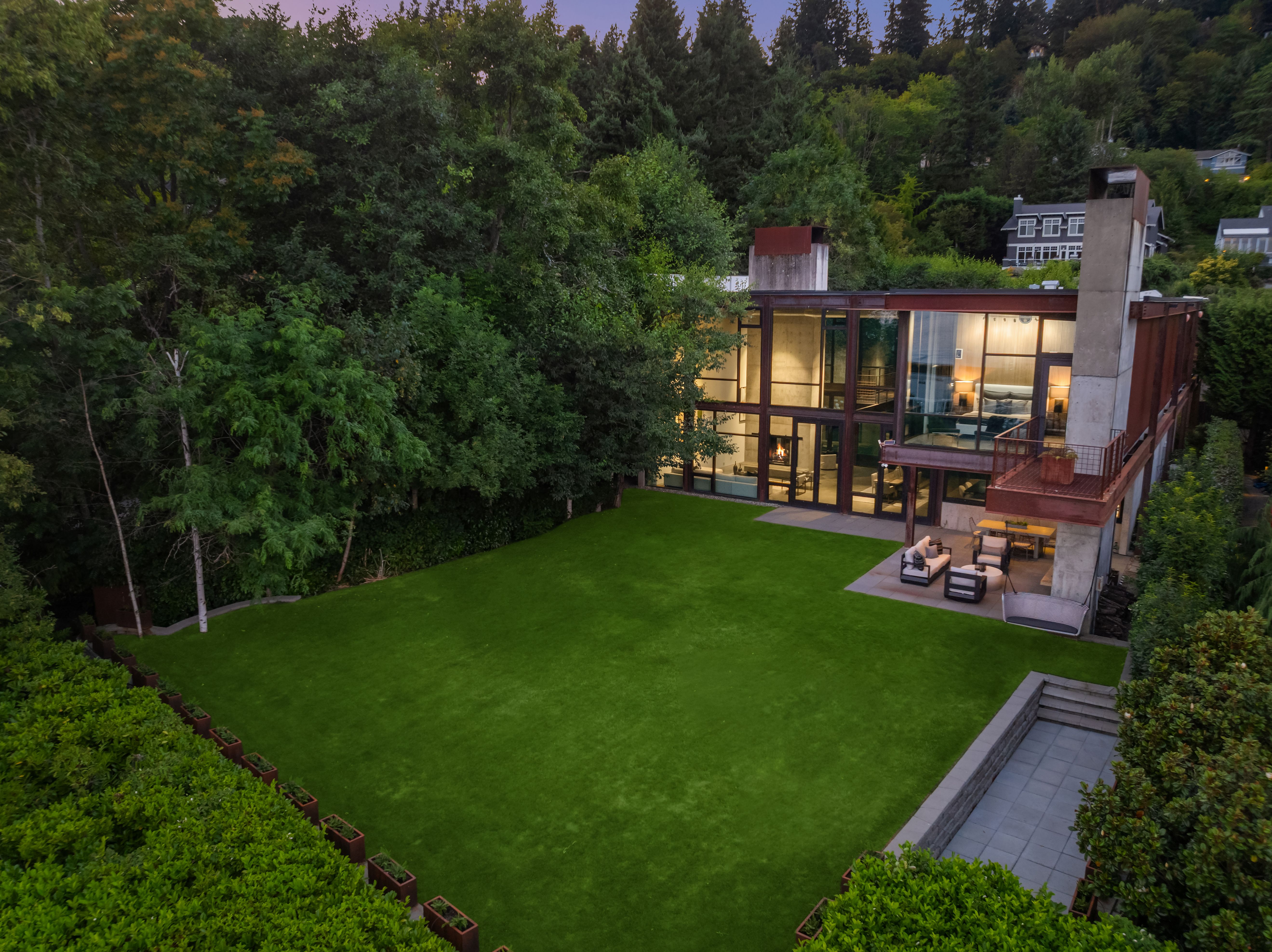 8320 Avalon Dr 