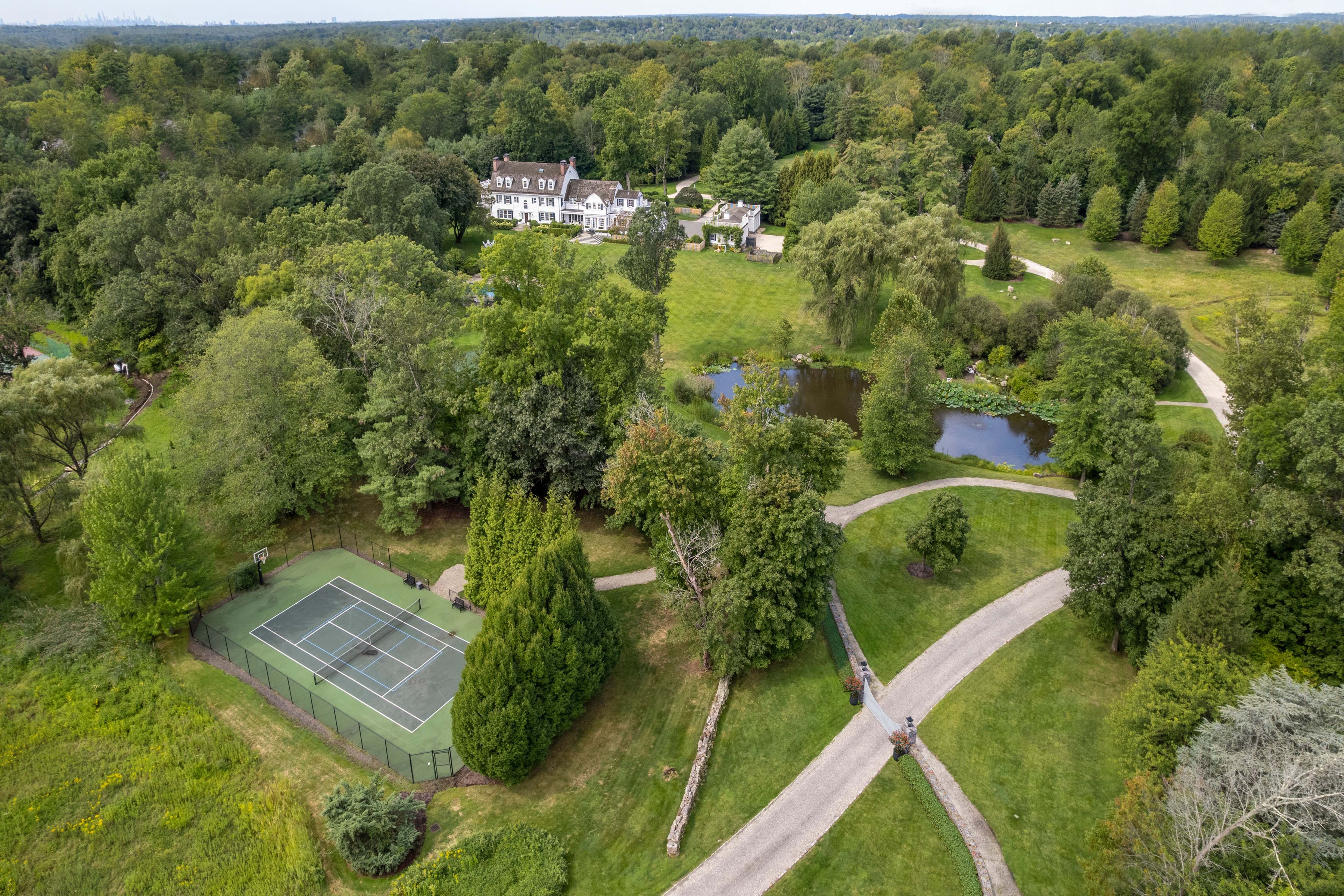 10 Meadow Lane, Purchase, CT
