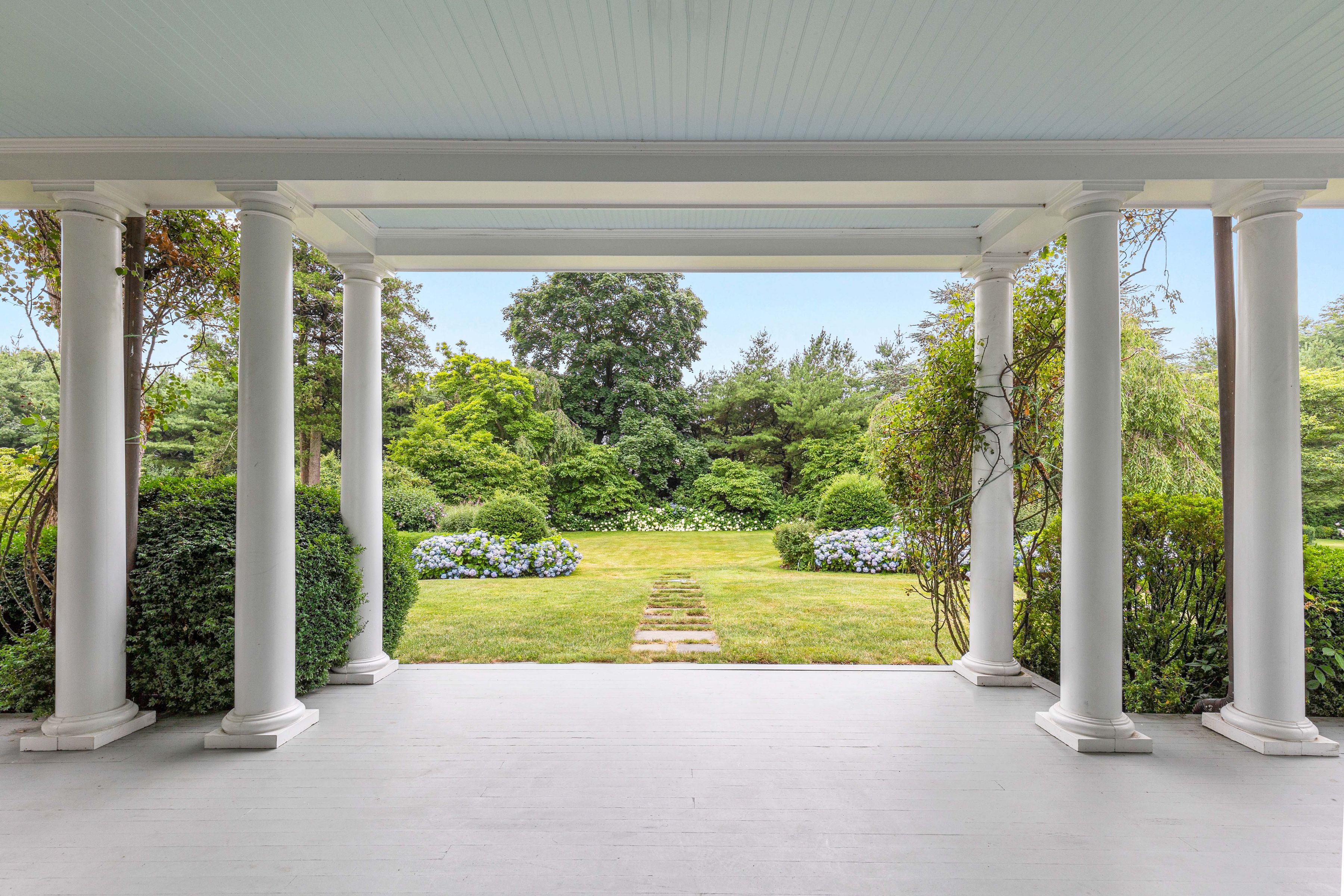 10 Meadow Lane, Purchase, CT