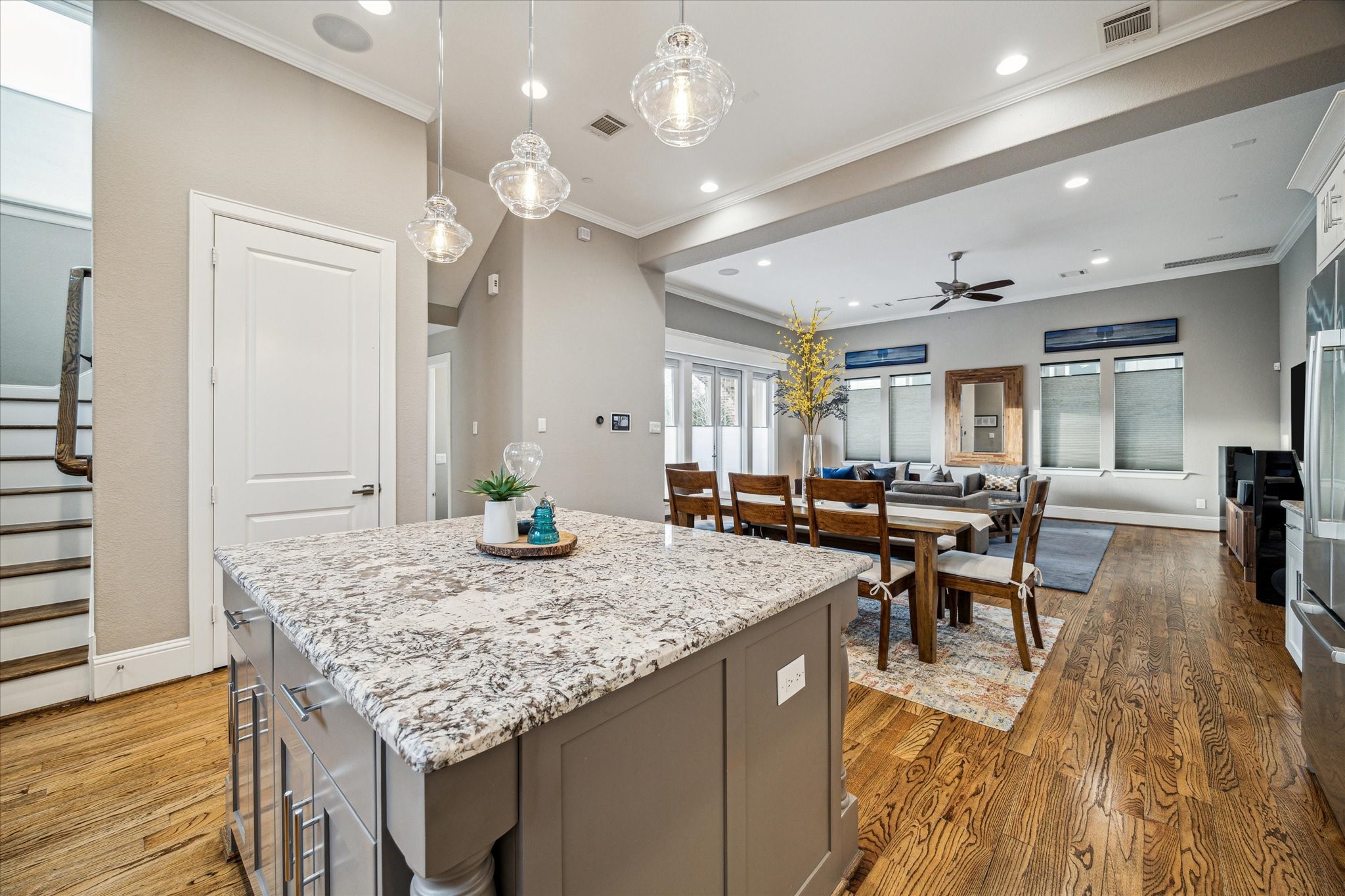 216 W Drew Street
