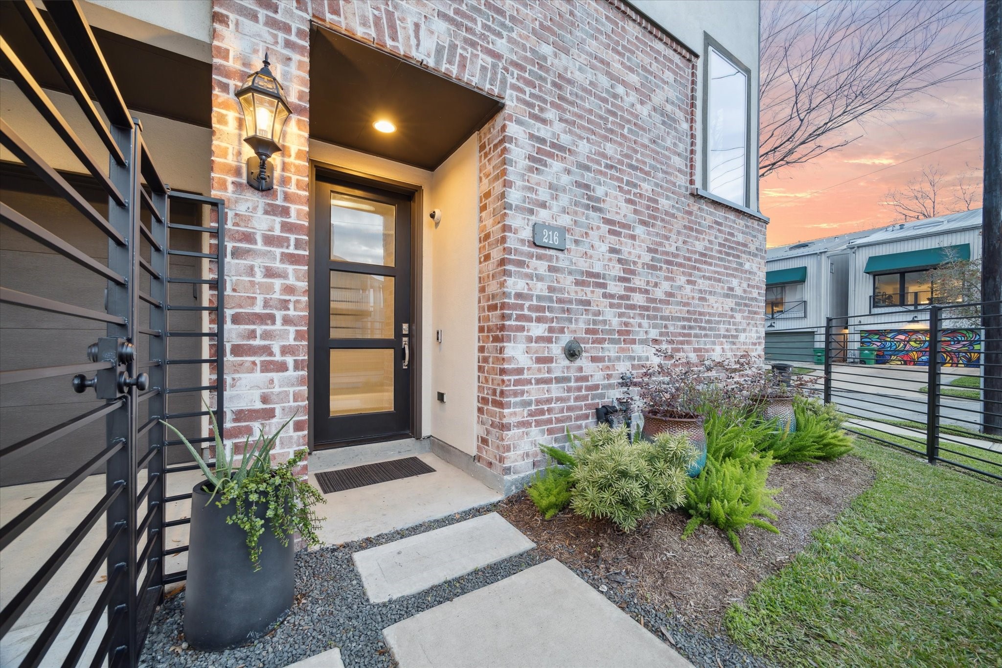 216 W Drew Street