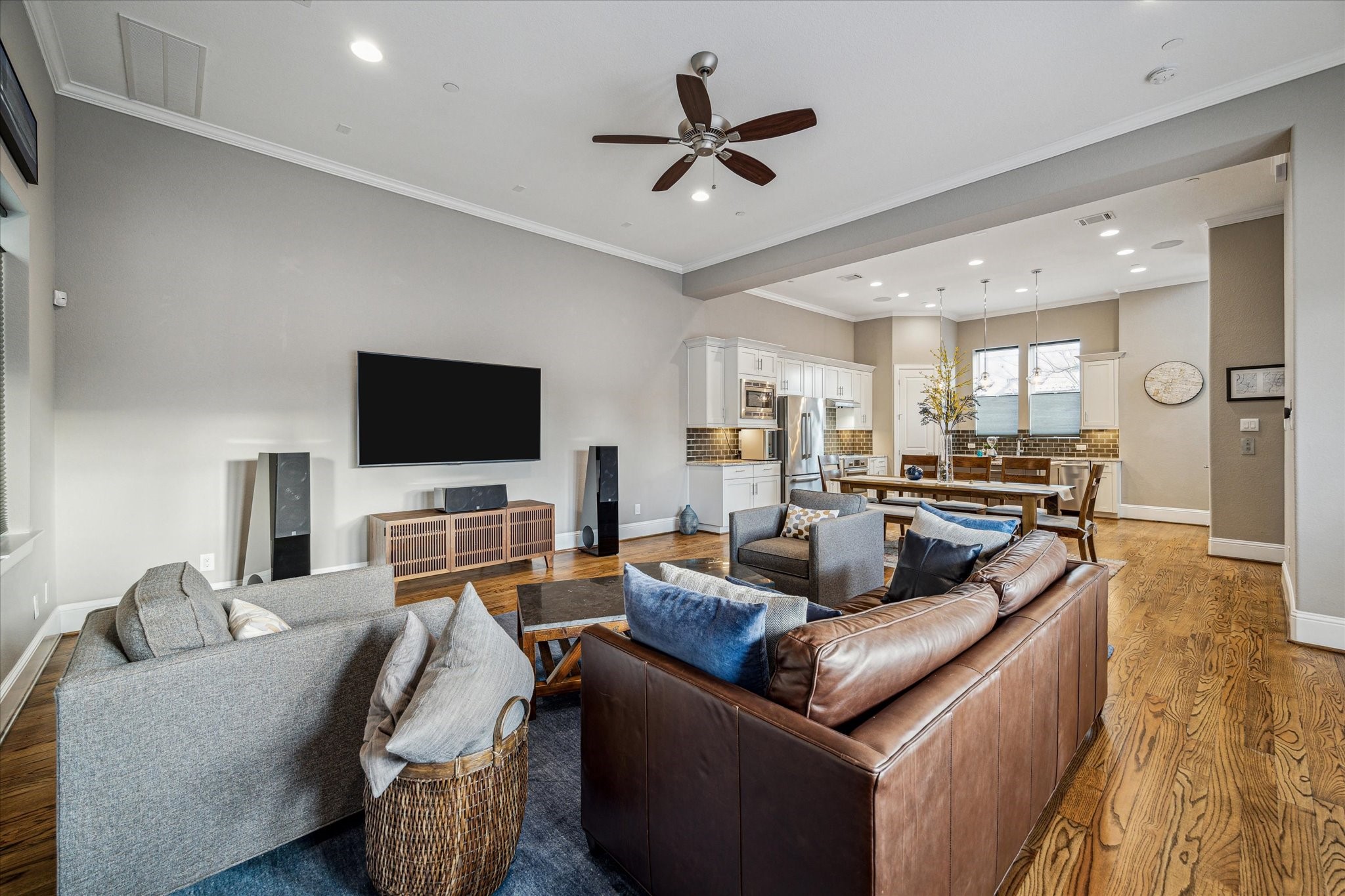 216 W Drew Street