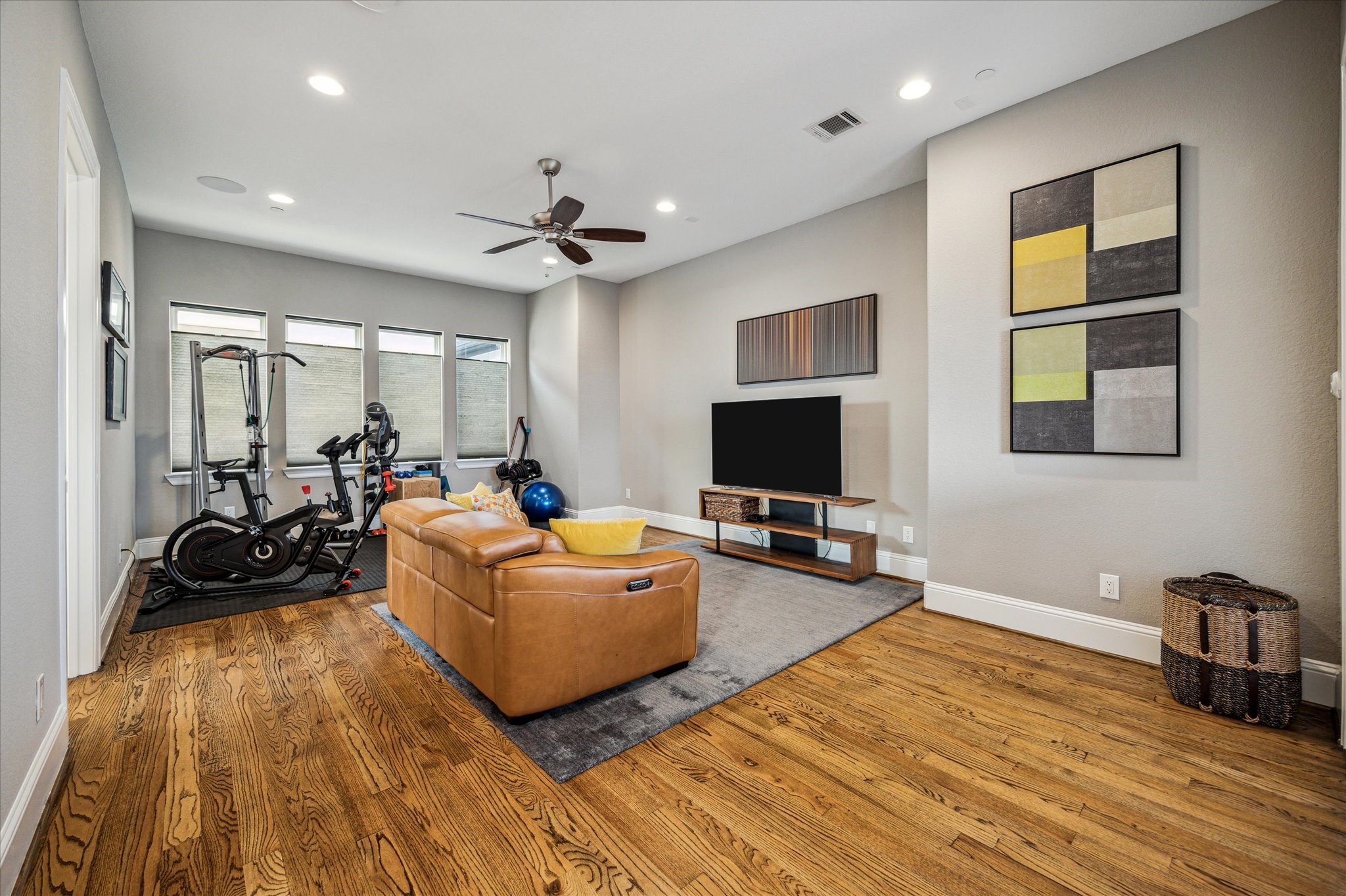 216 W Drew Street