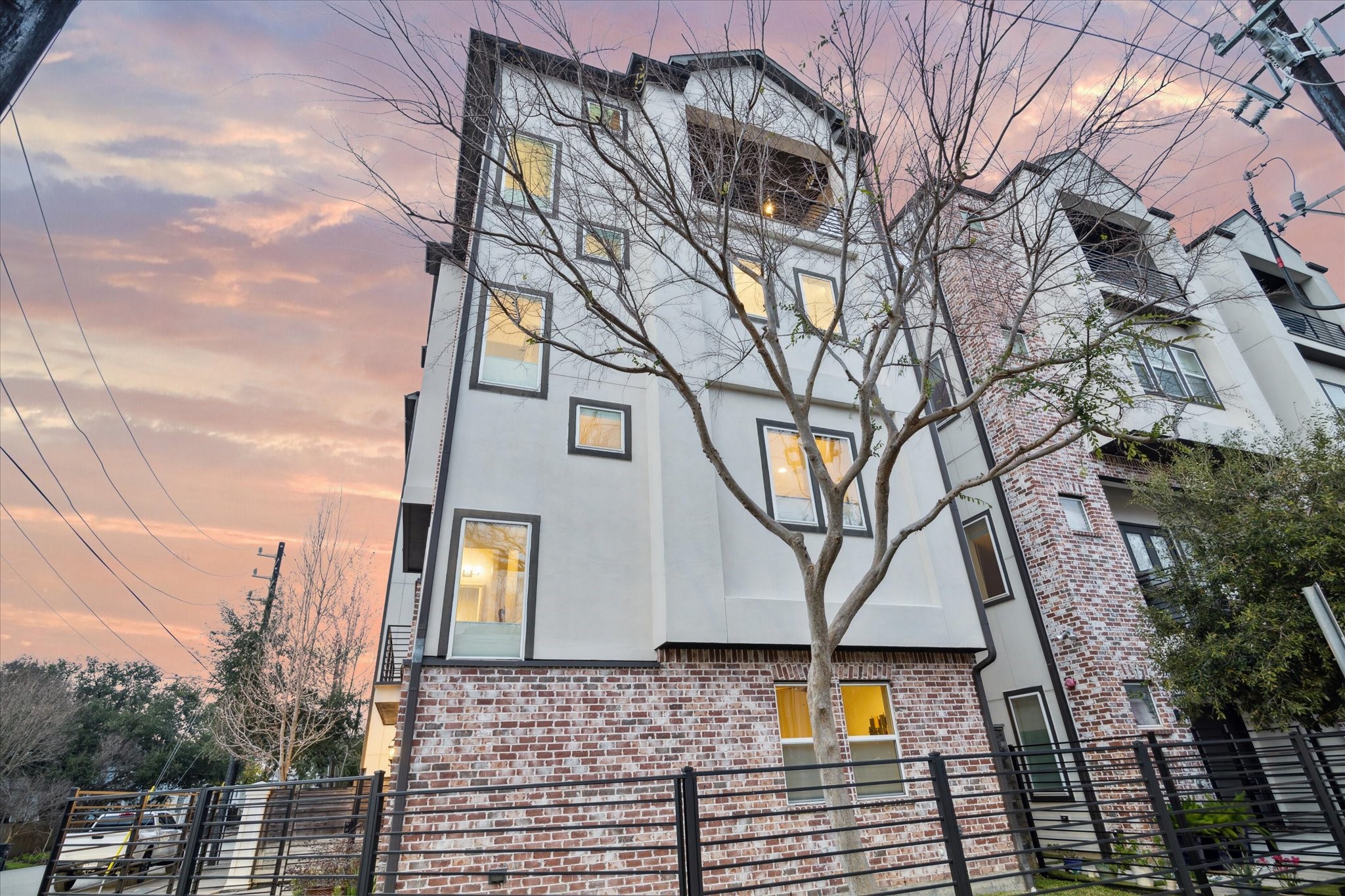 216 W Drew Street