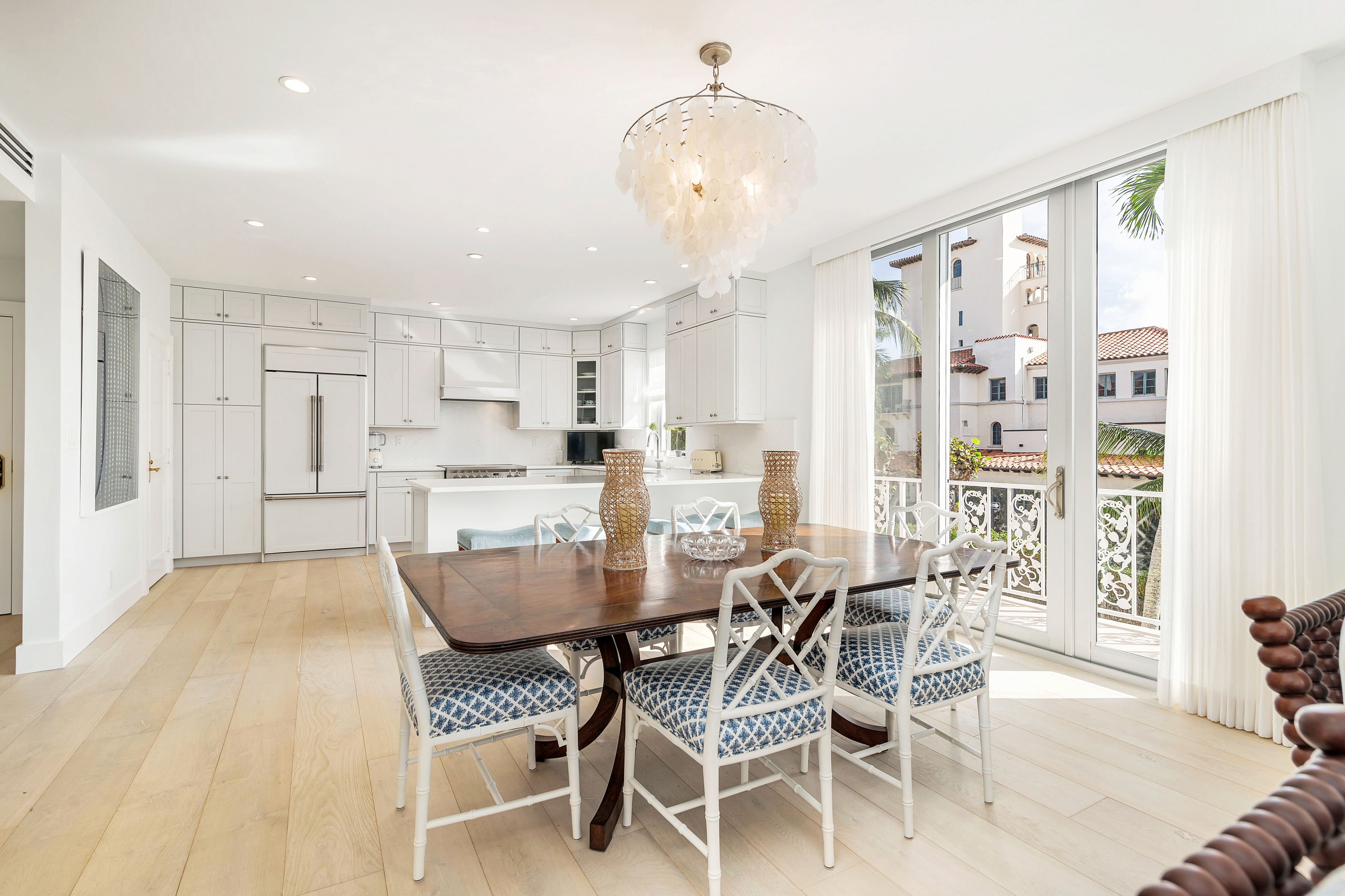 401 Worth Avenue 201