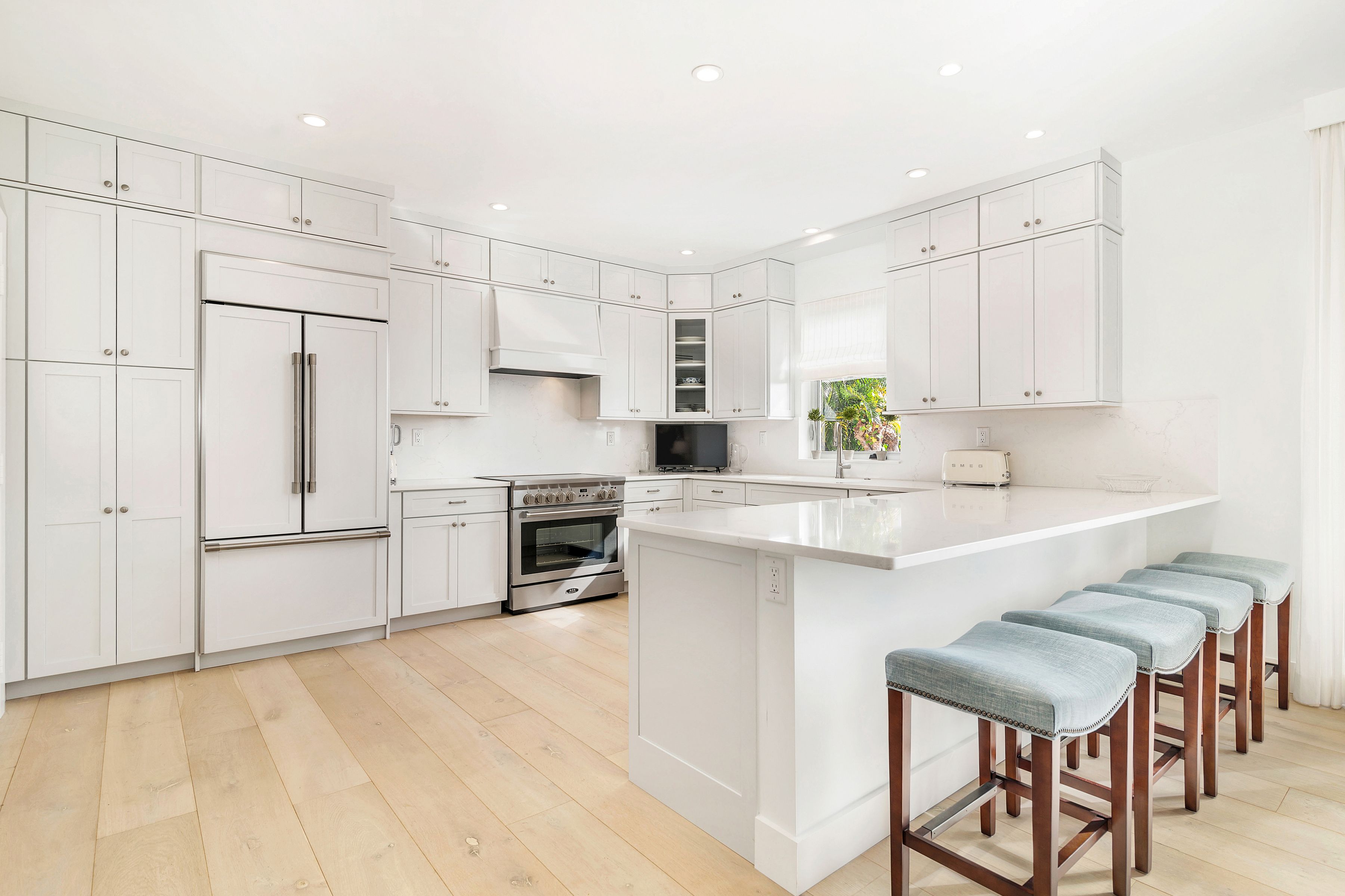 401 Worth Avenue 201