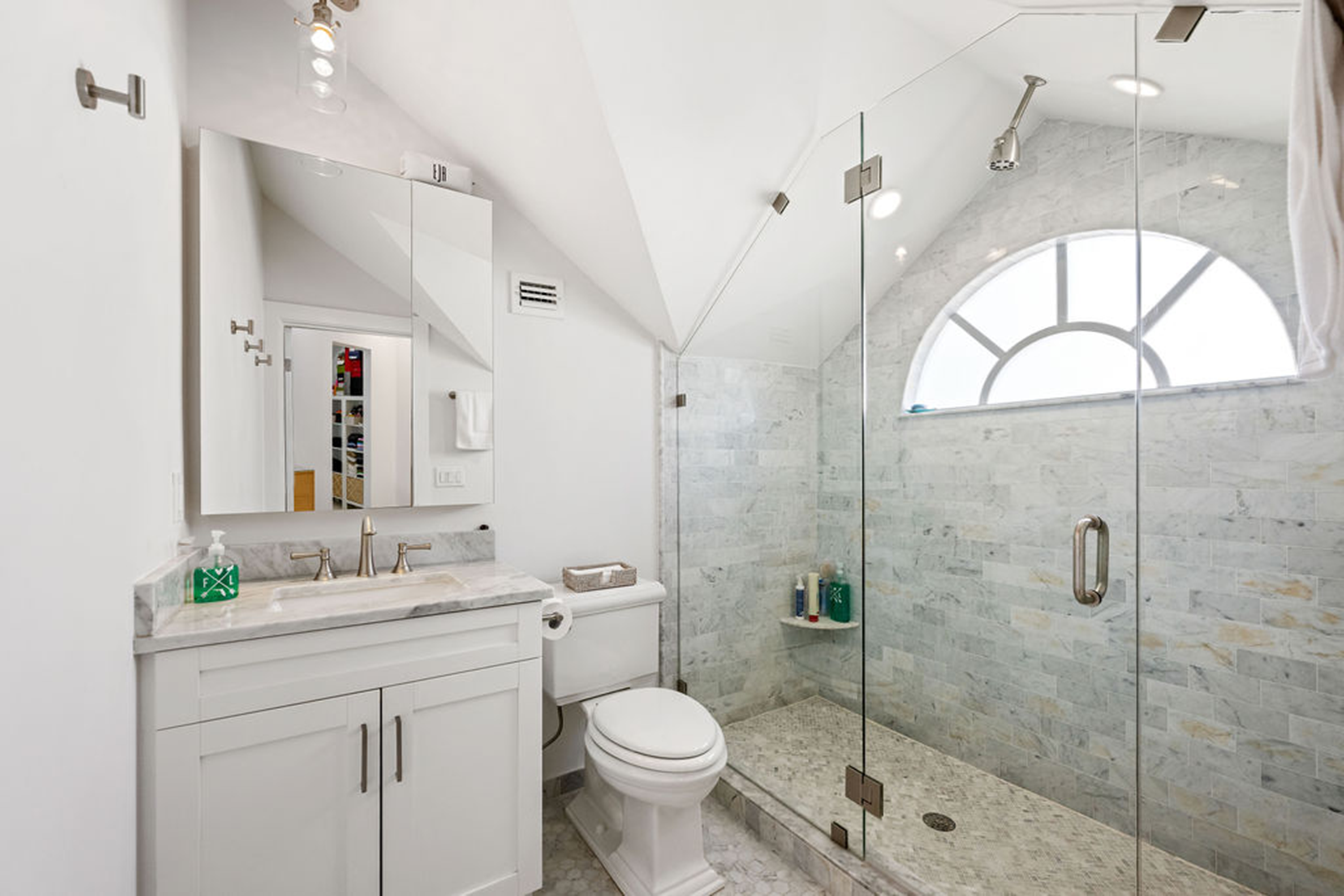 173 Peruvian Avenue 5