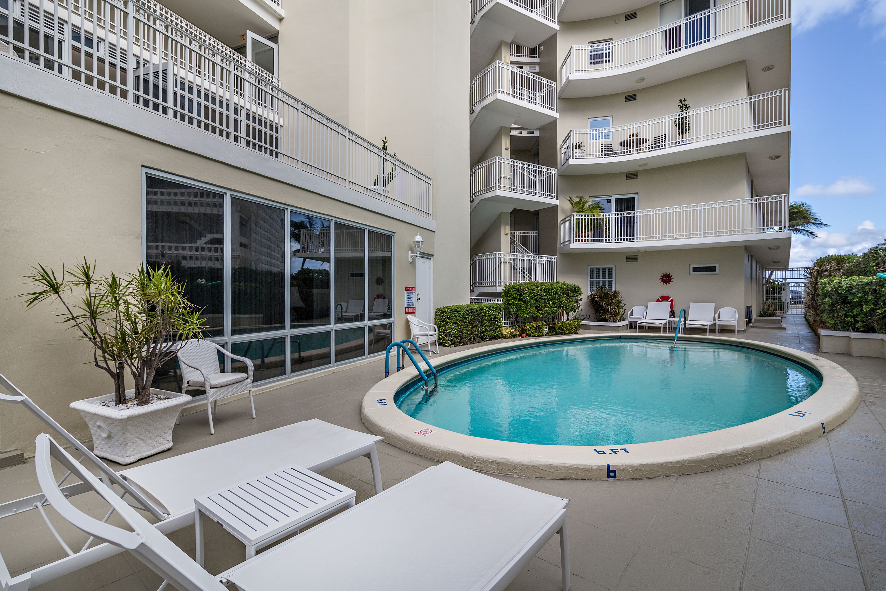 100 Royal Palm Way G4
