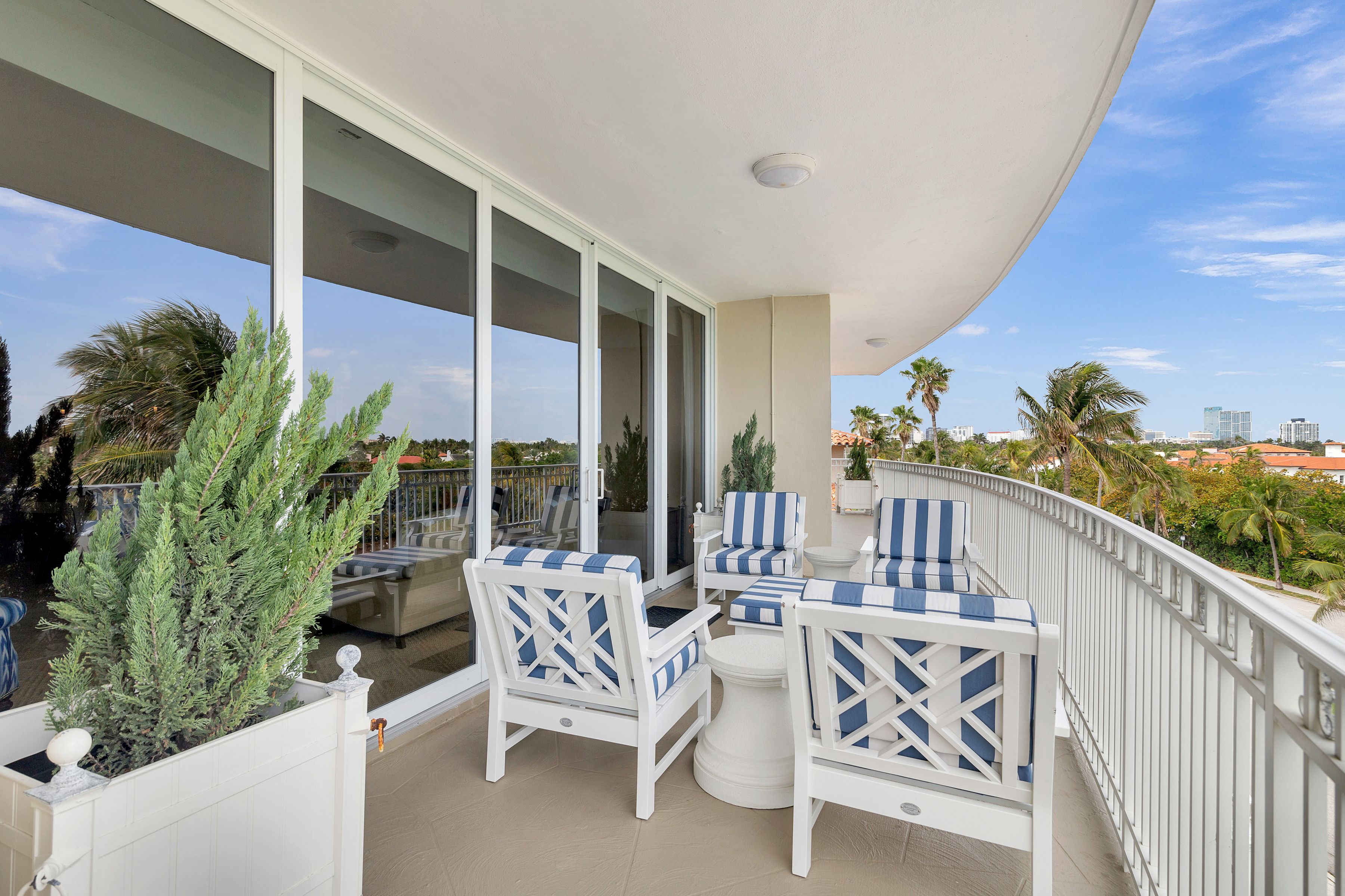 100 Royal Palm Way G4
