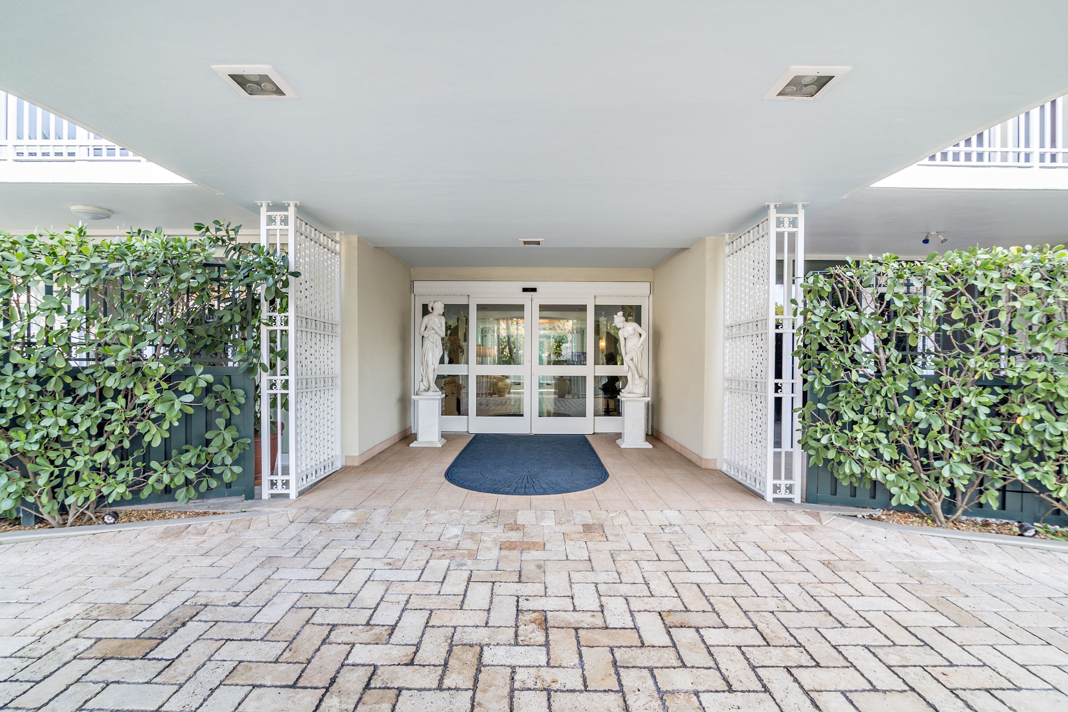 100 Royal Palm Way G4