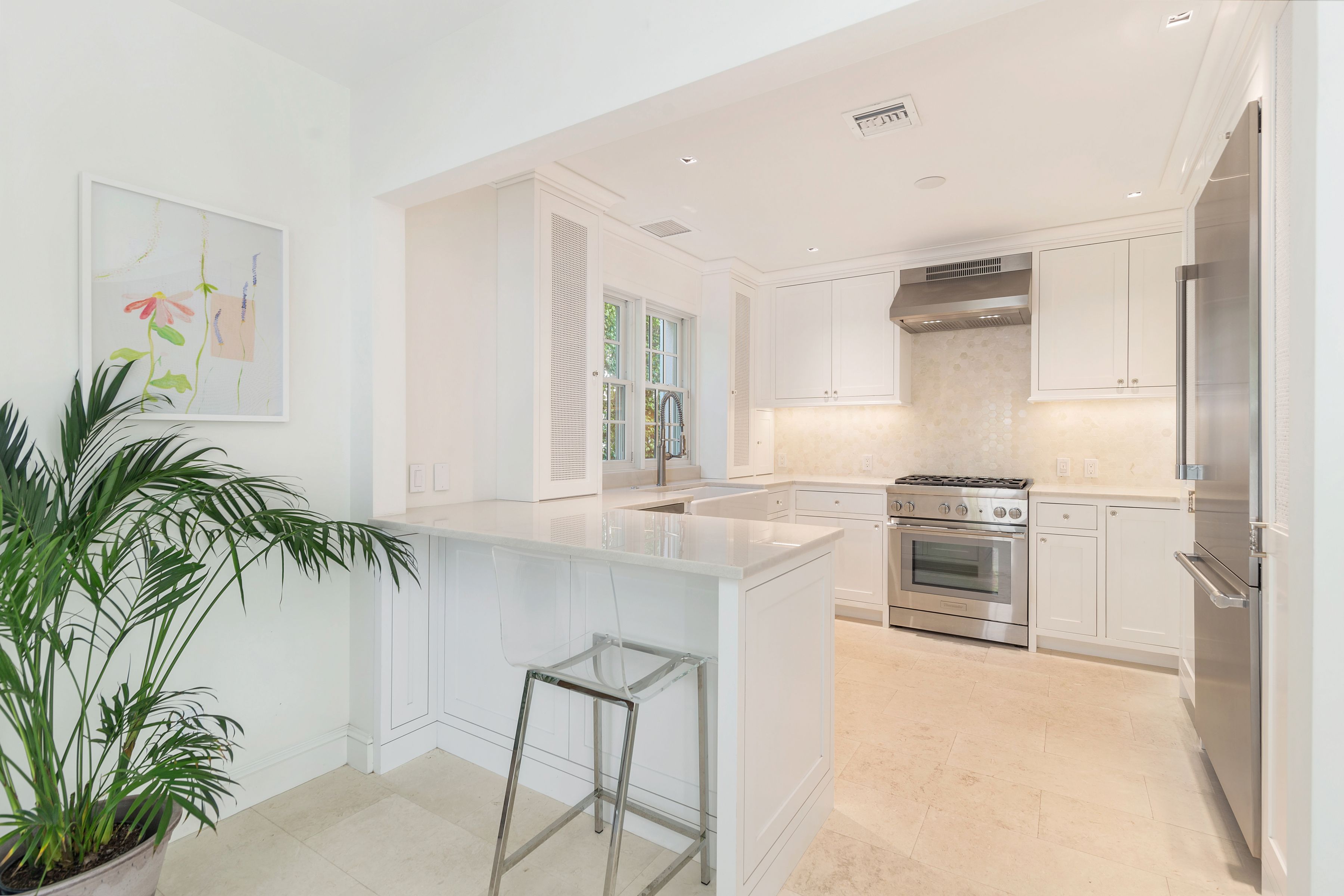 173 Peruvian Avenue 3