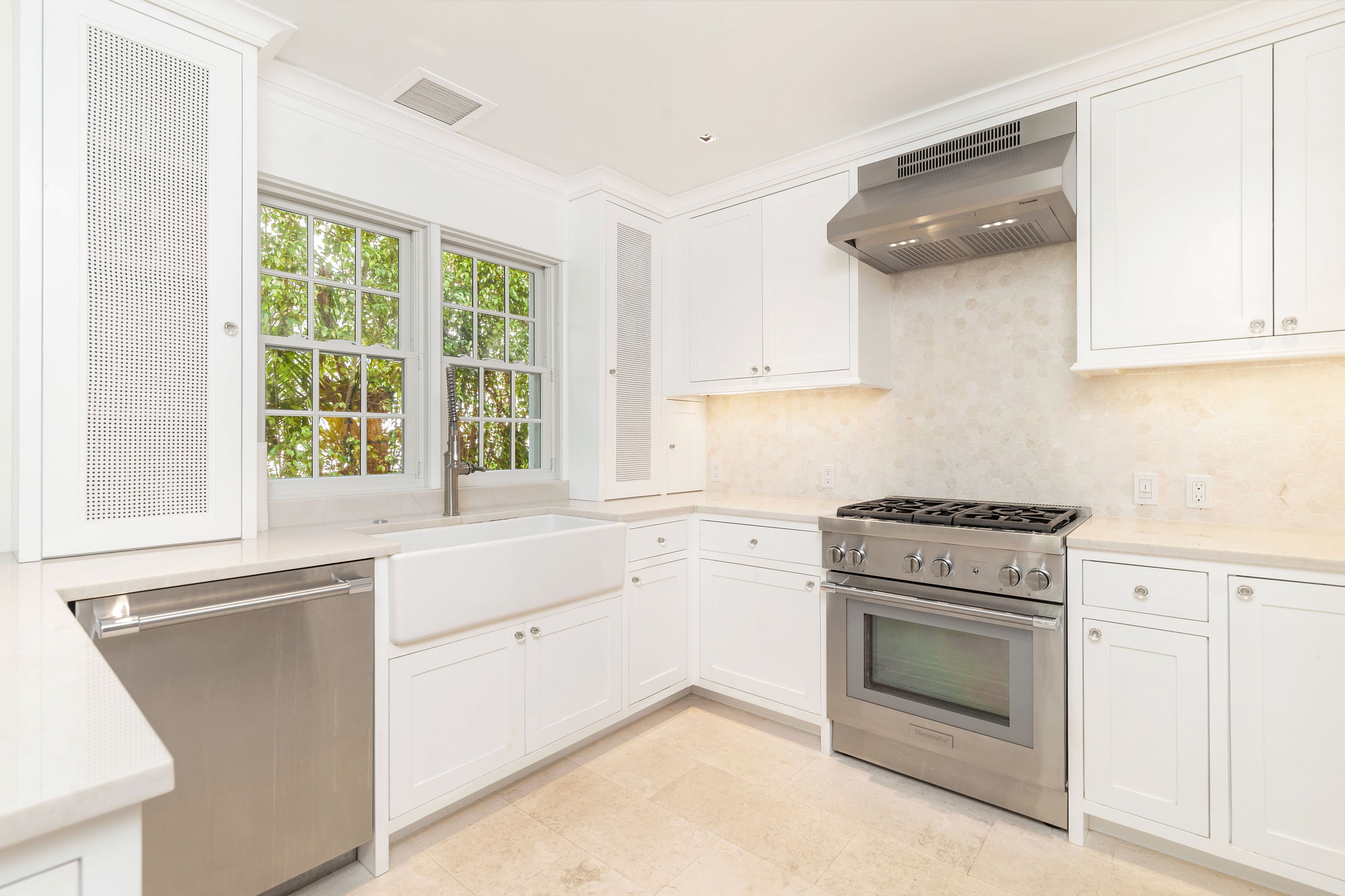 173 Peruvian Avenue 3