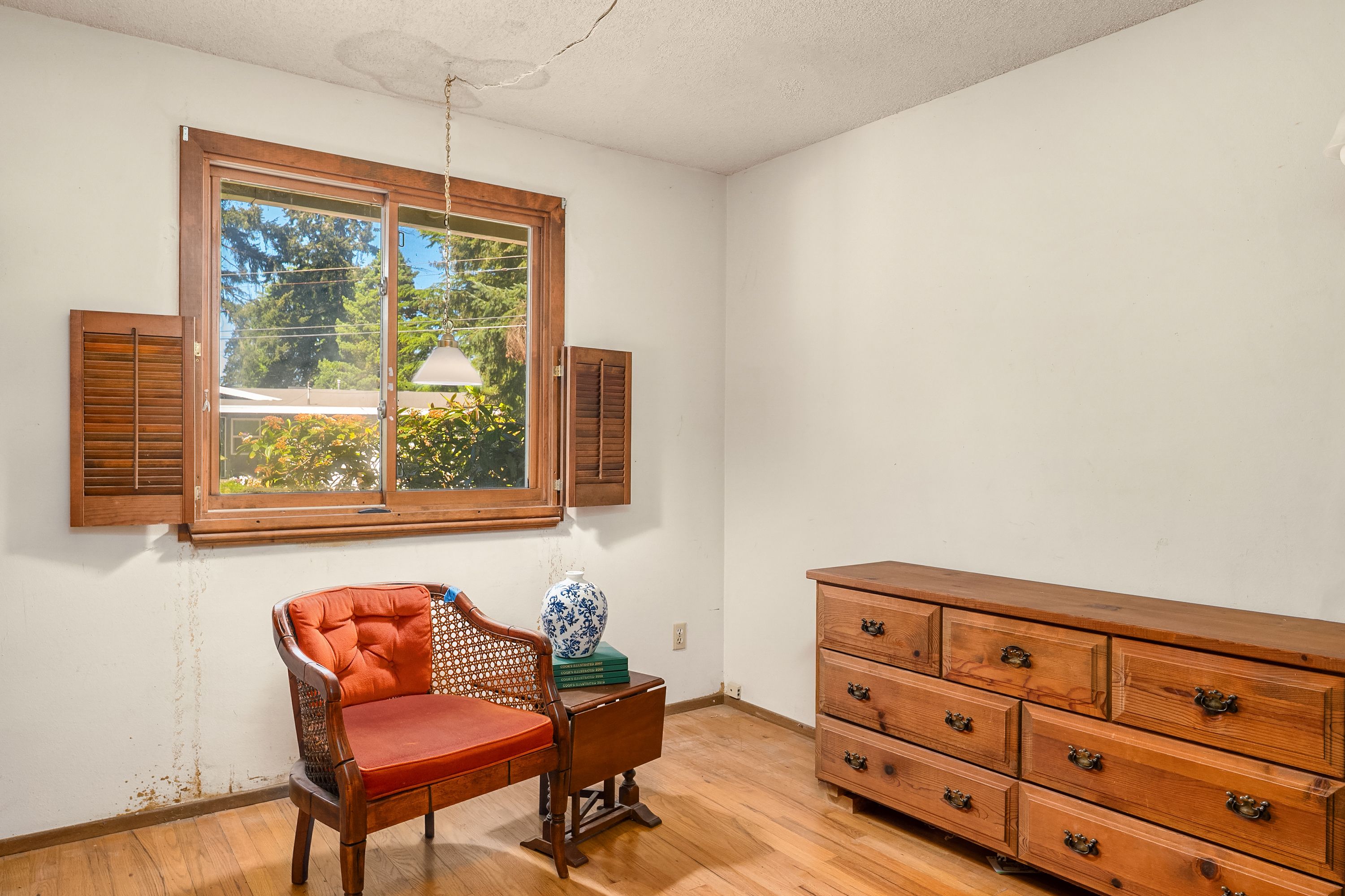 1260 168th Ave NE 