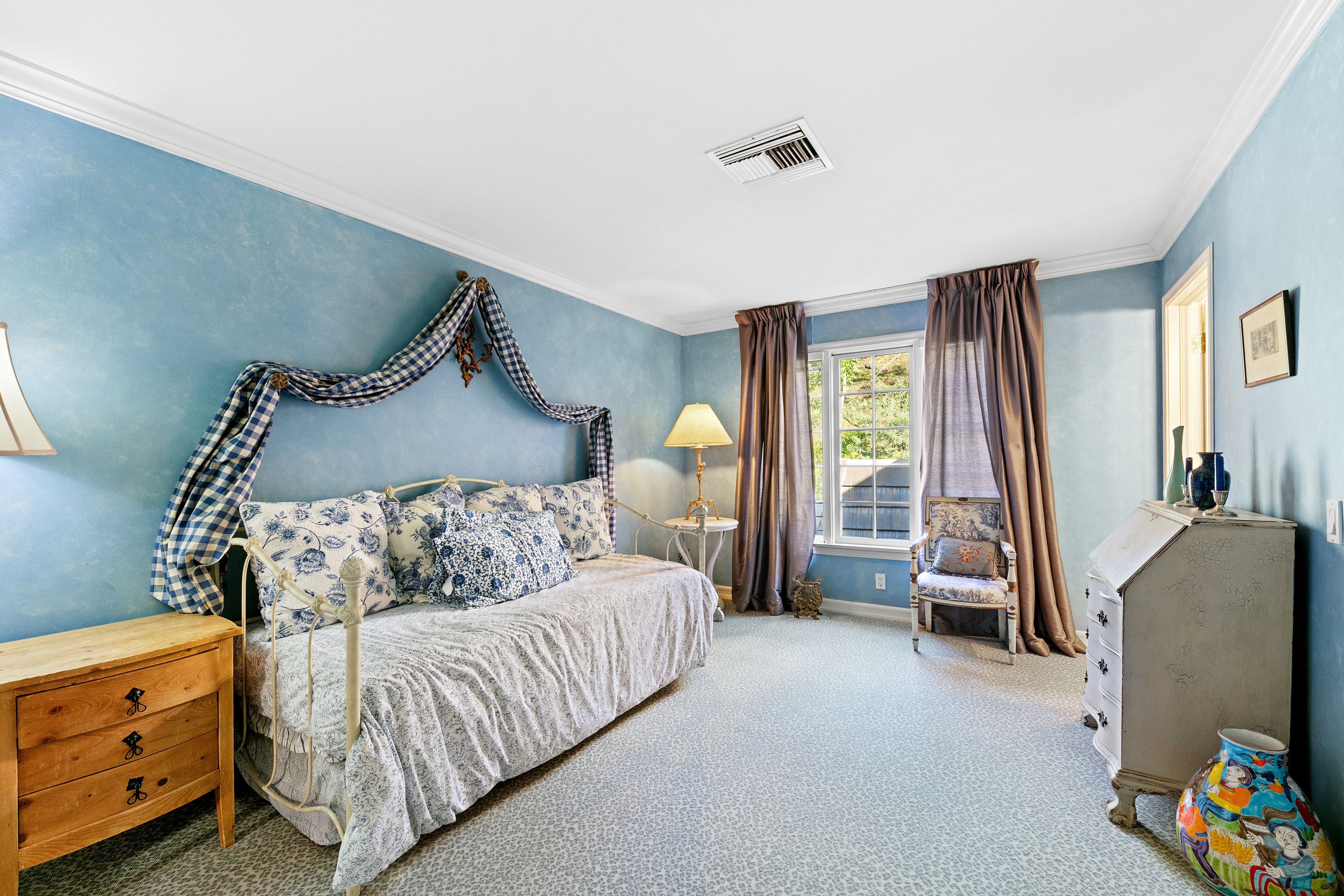1118 San Ysidro Drive 