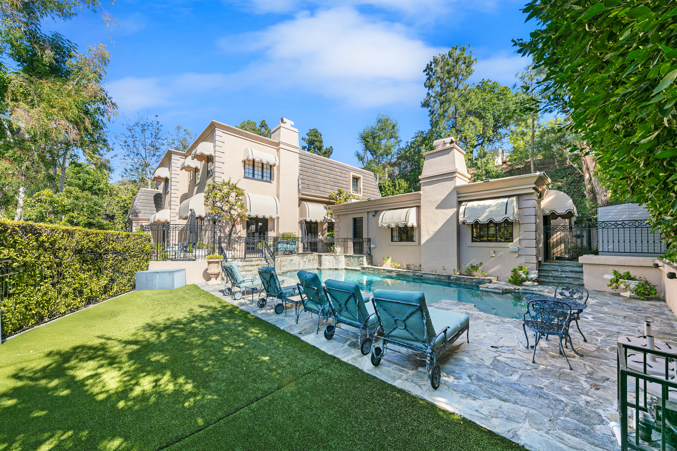 1118 San Ysidro Drive 