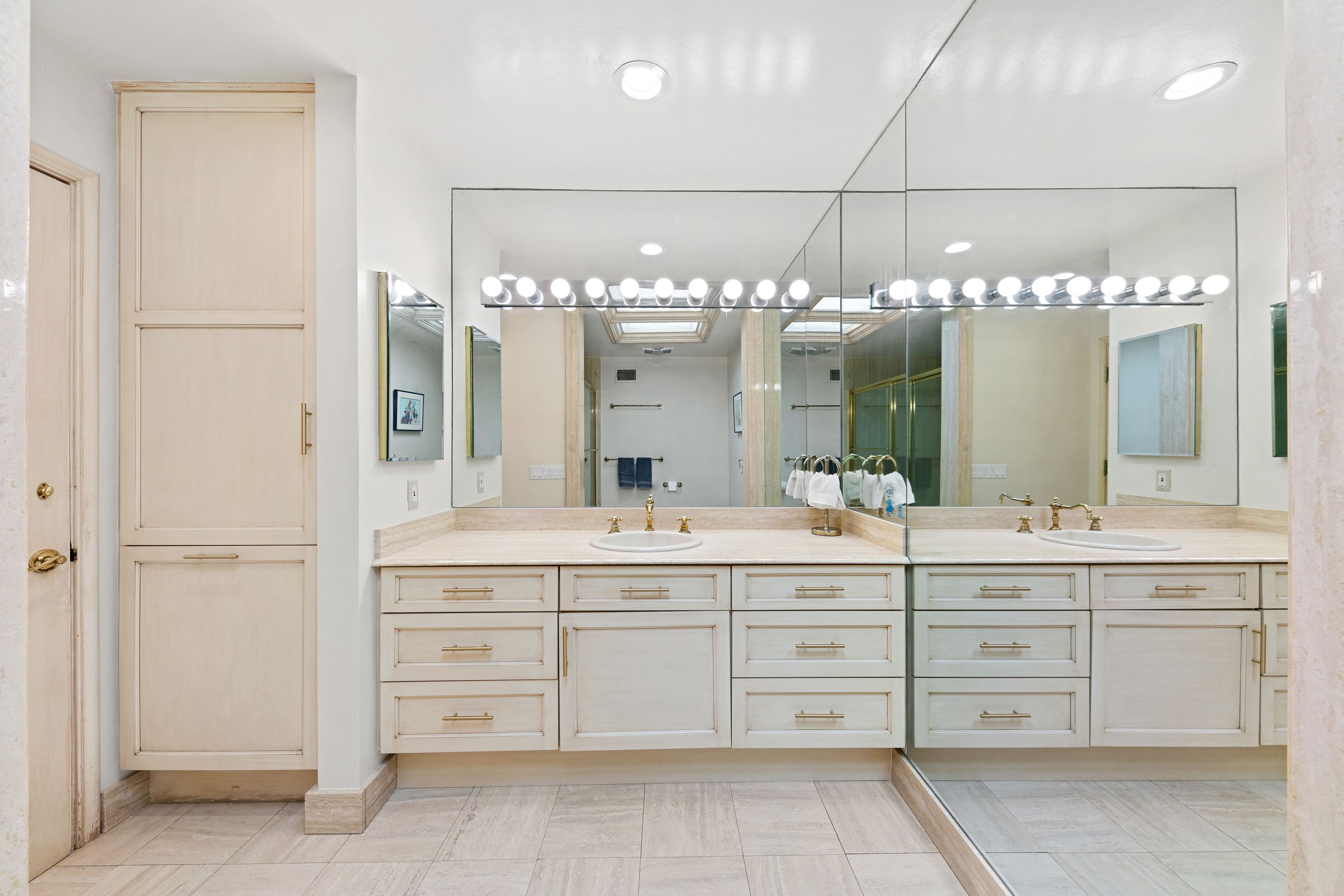 1118 San Ysidro Drive 