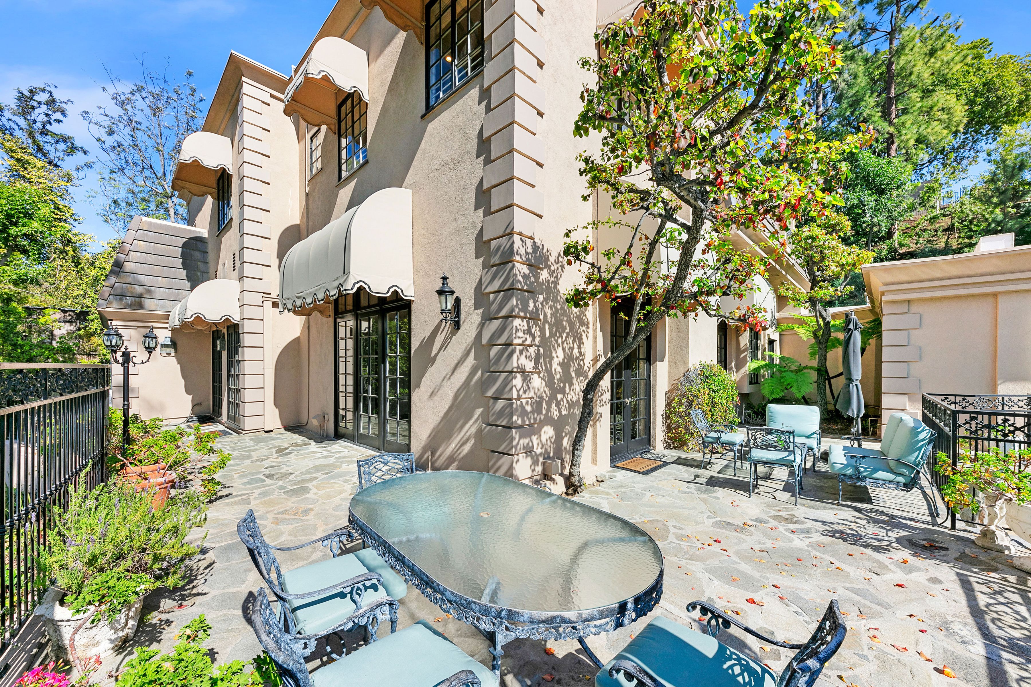 1118 San Ysidro Drive 
