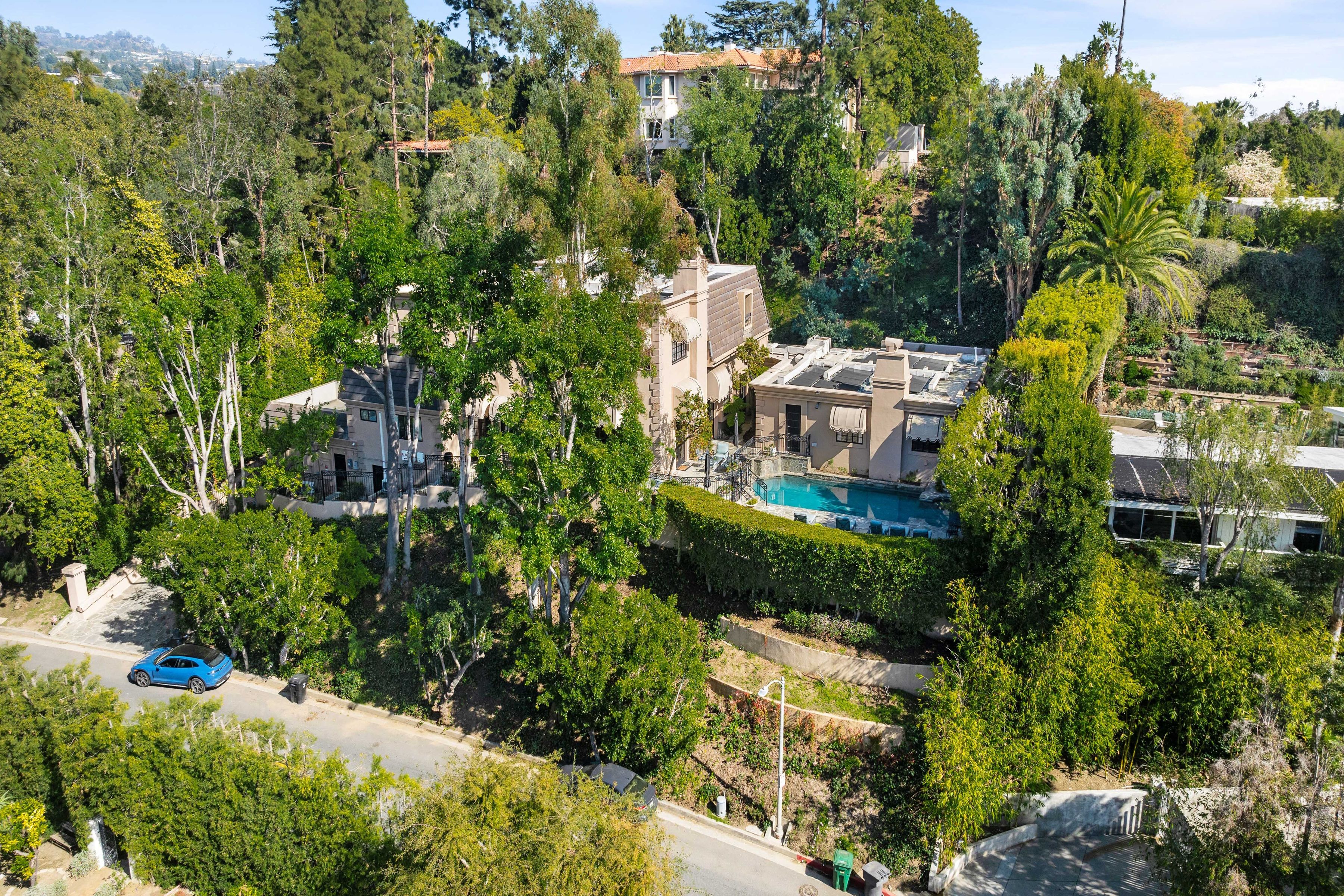 1118 San Ysidro Drive 