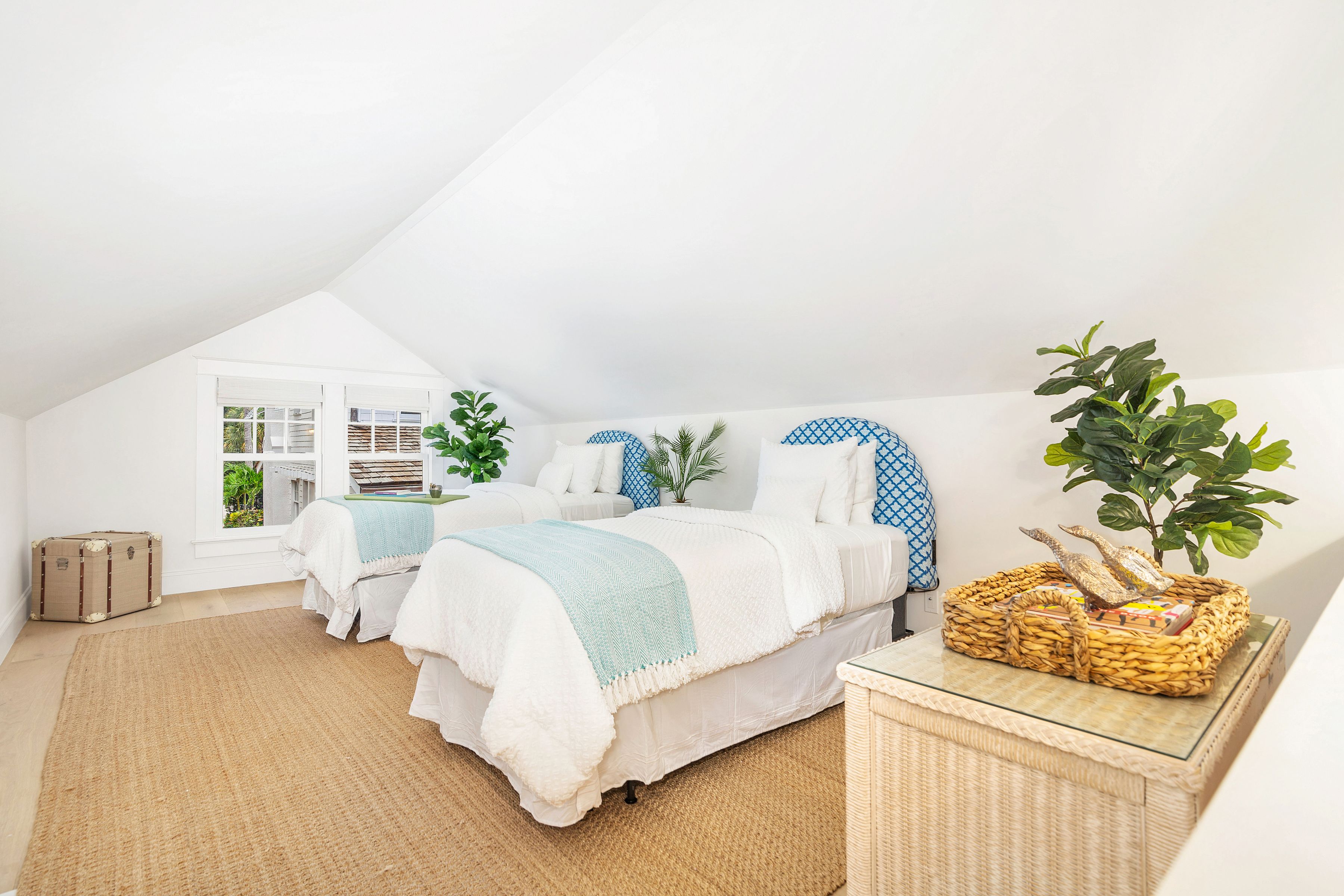 142 Seabreeze Avenue