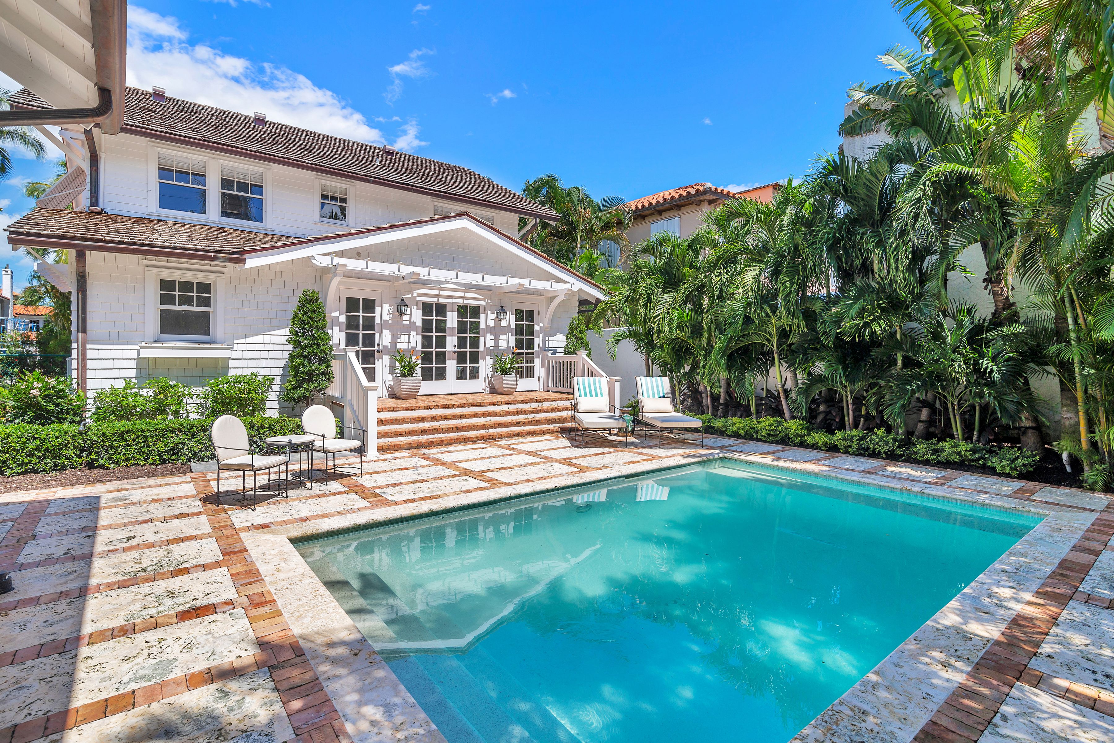 142 Seabreeze Avenue