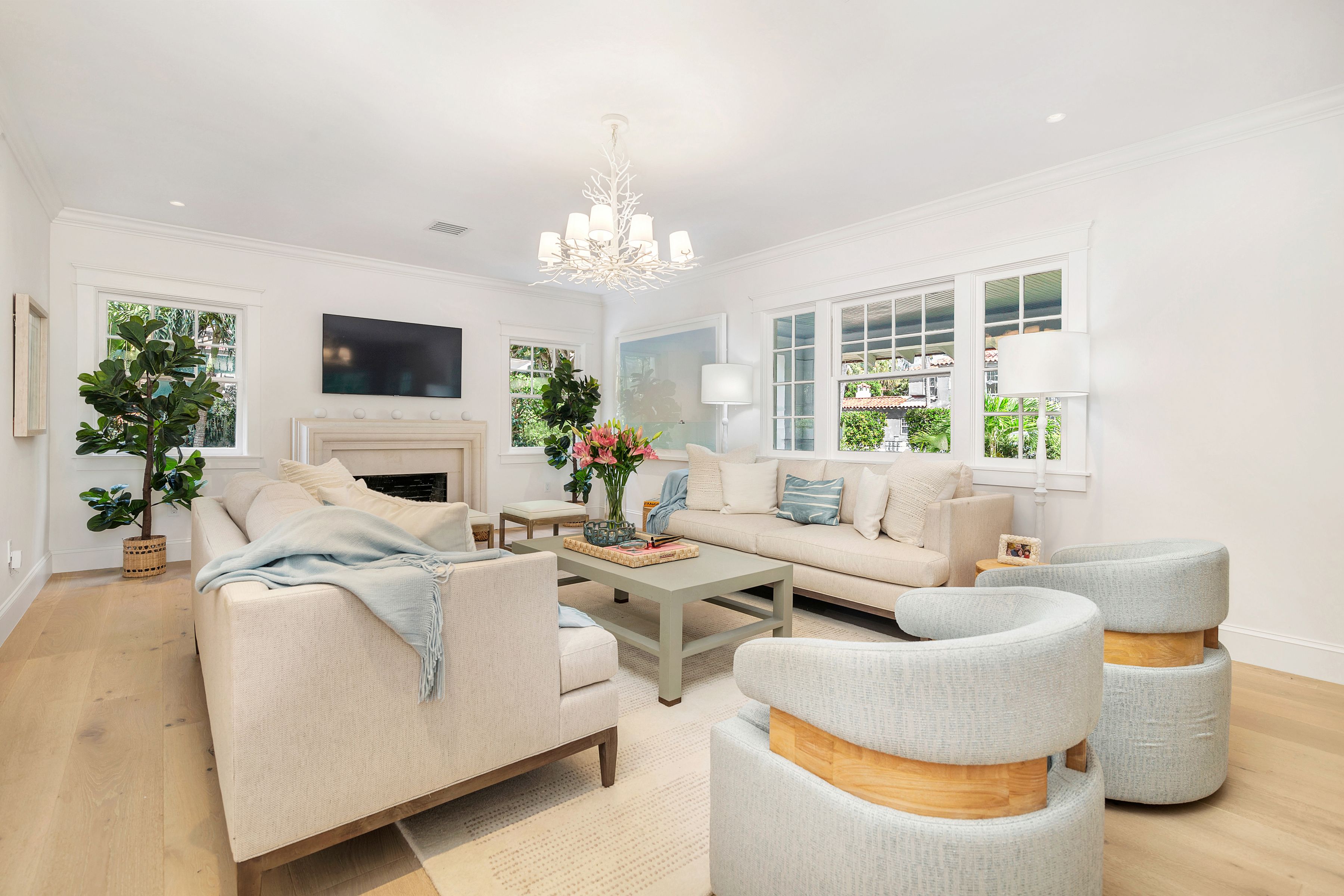 142 Seabreeze Avenue