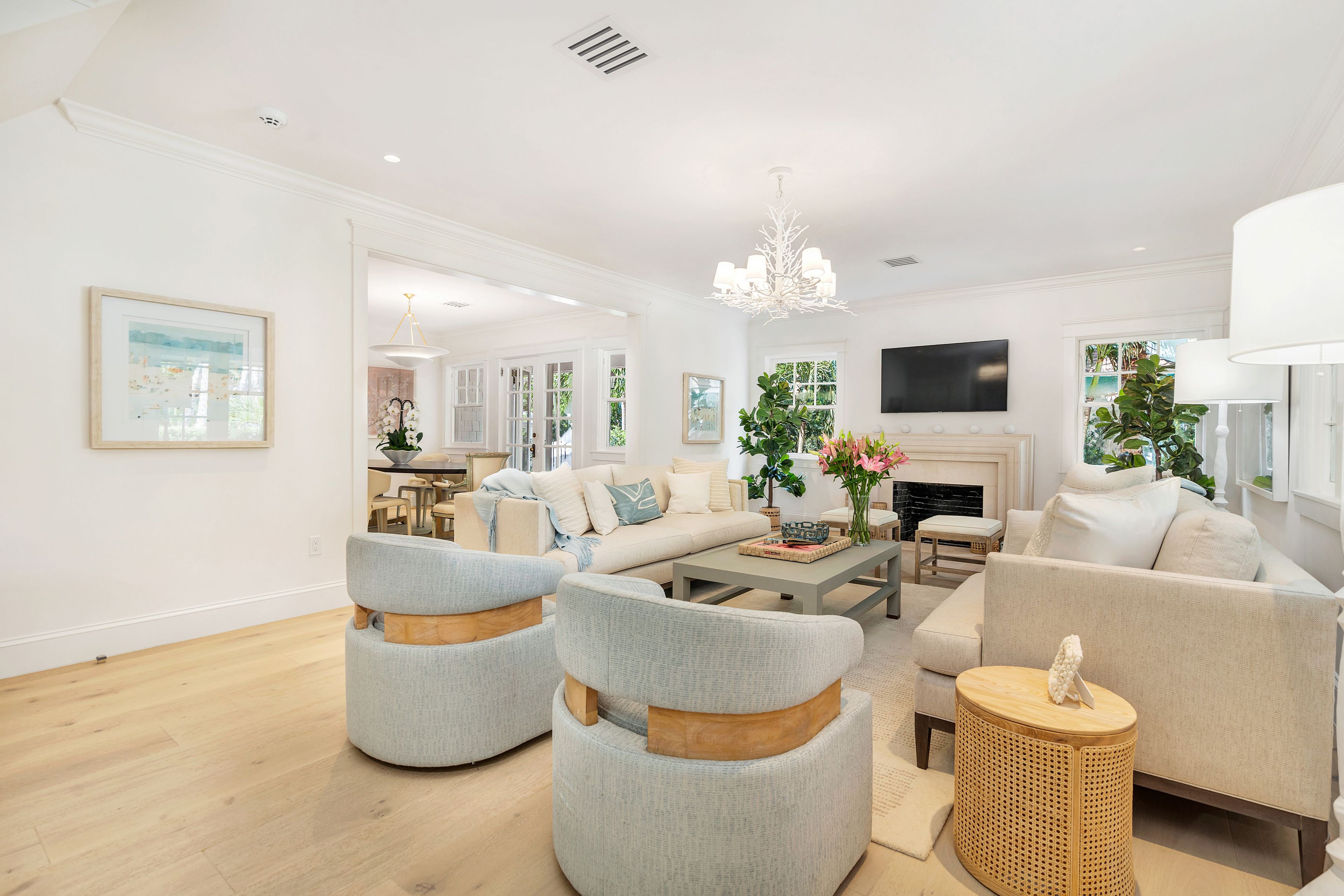 142 Seabreeze Avenue