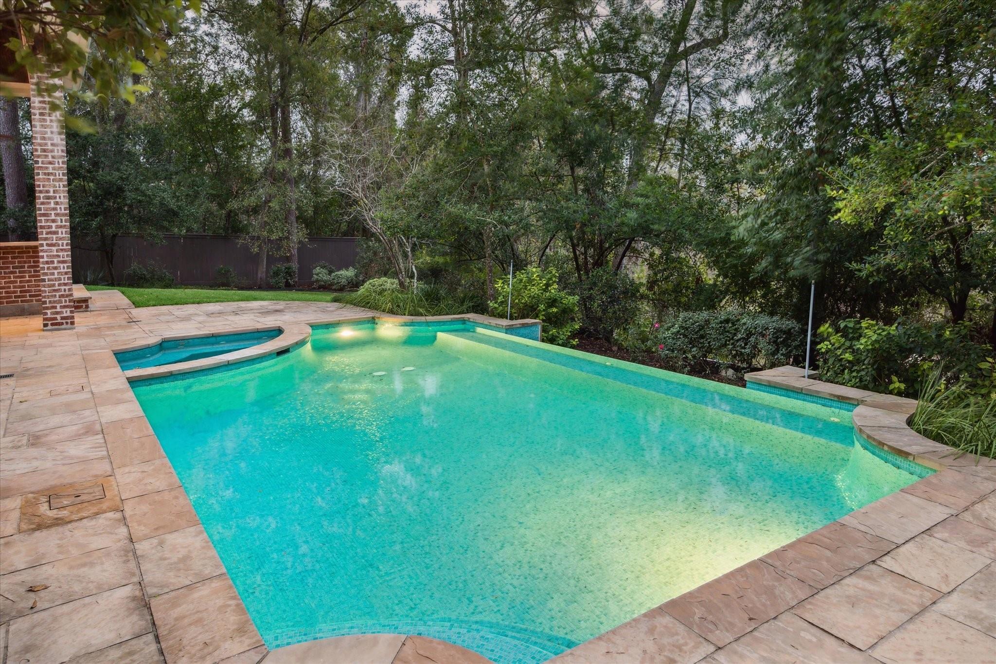 10235 Pineland Drive