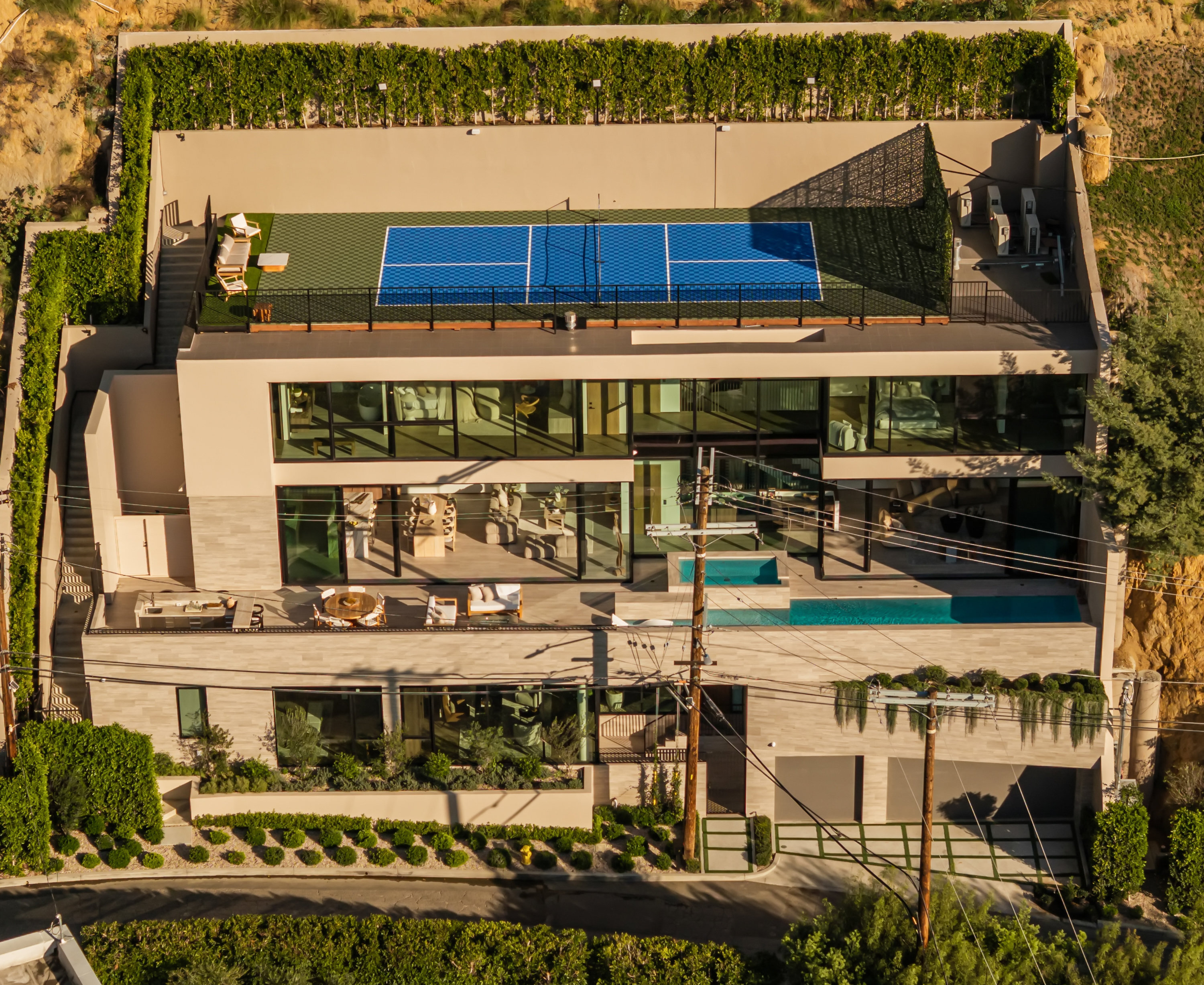 8777 West Hollywood Boulevard 