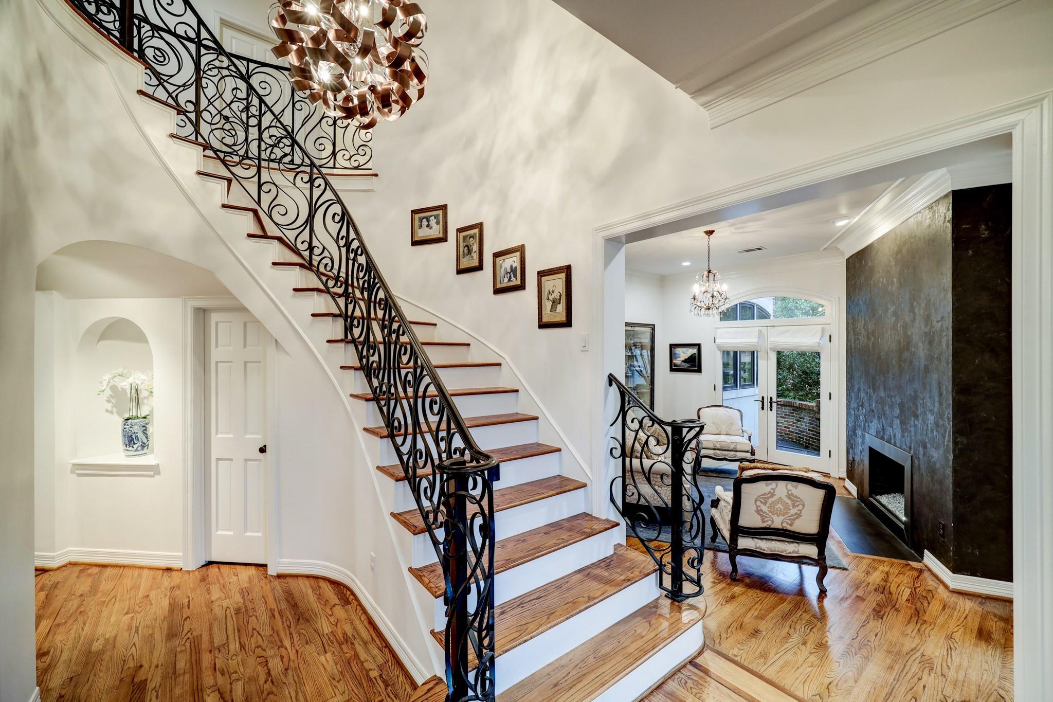 8 Exbury Way