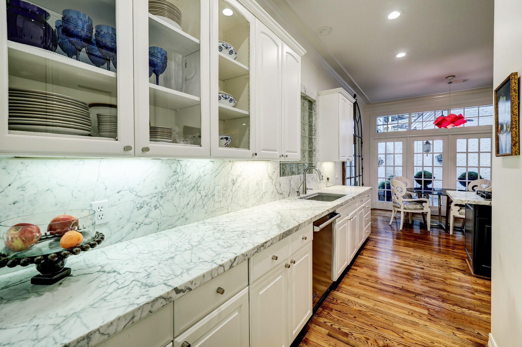 8 Exbury Way