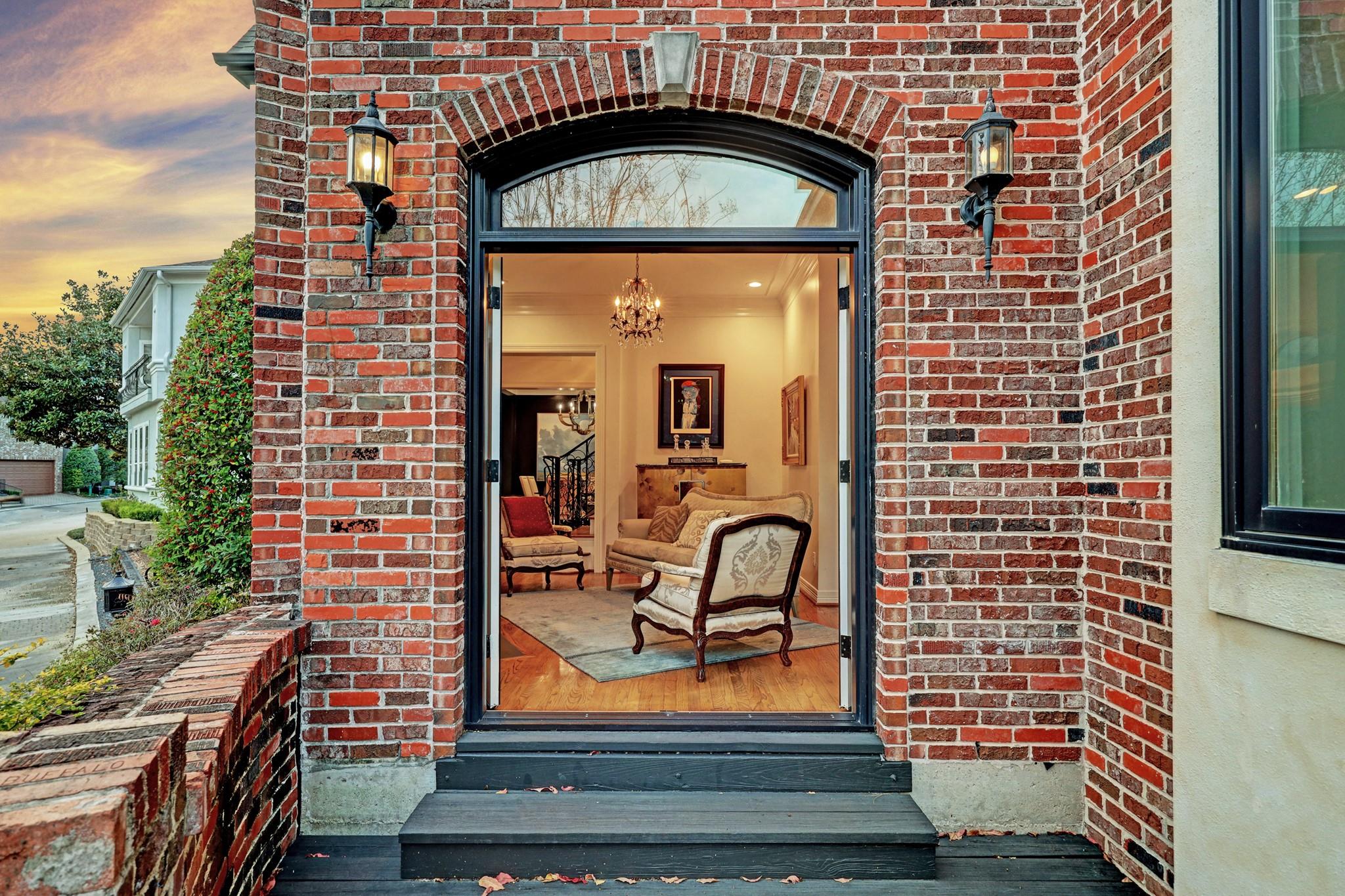 8 Exbury Way