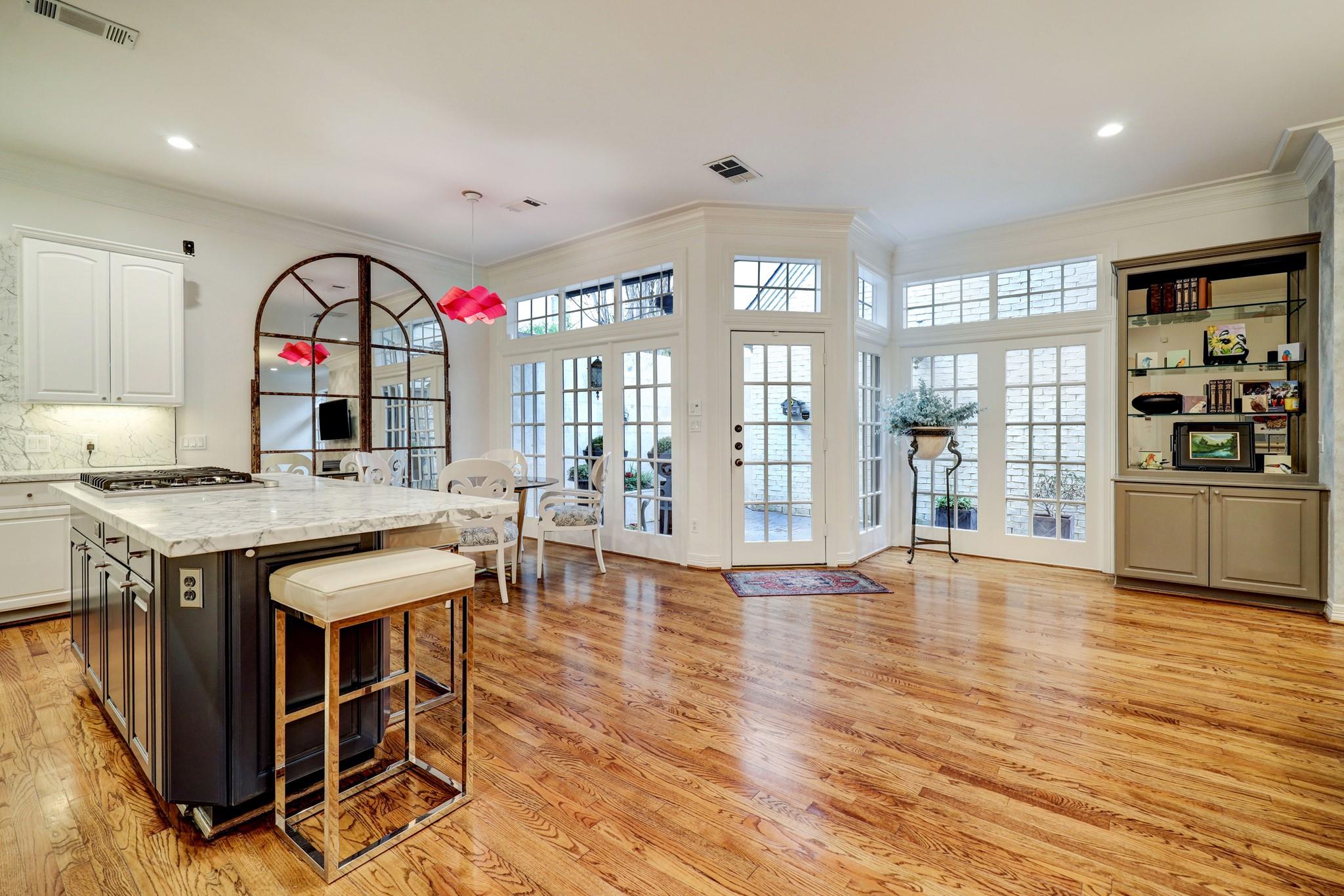 8 Exbury Way