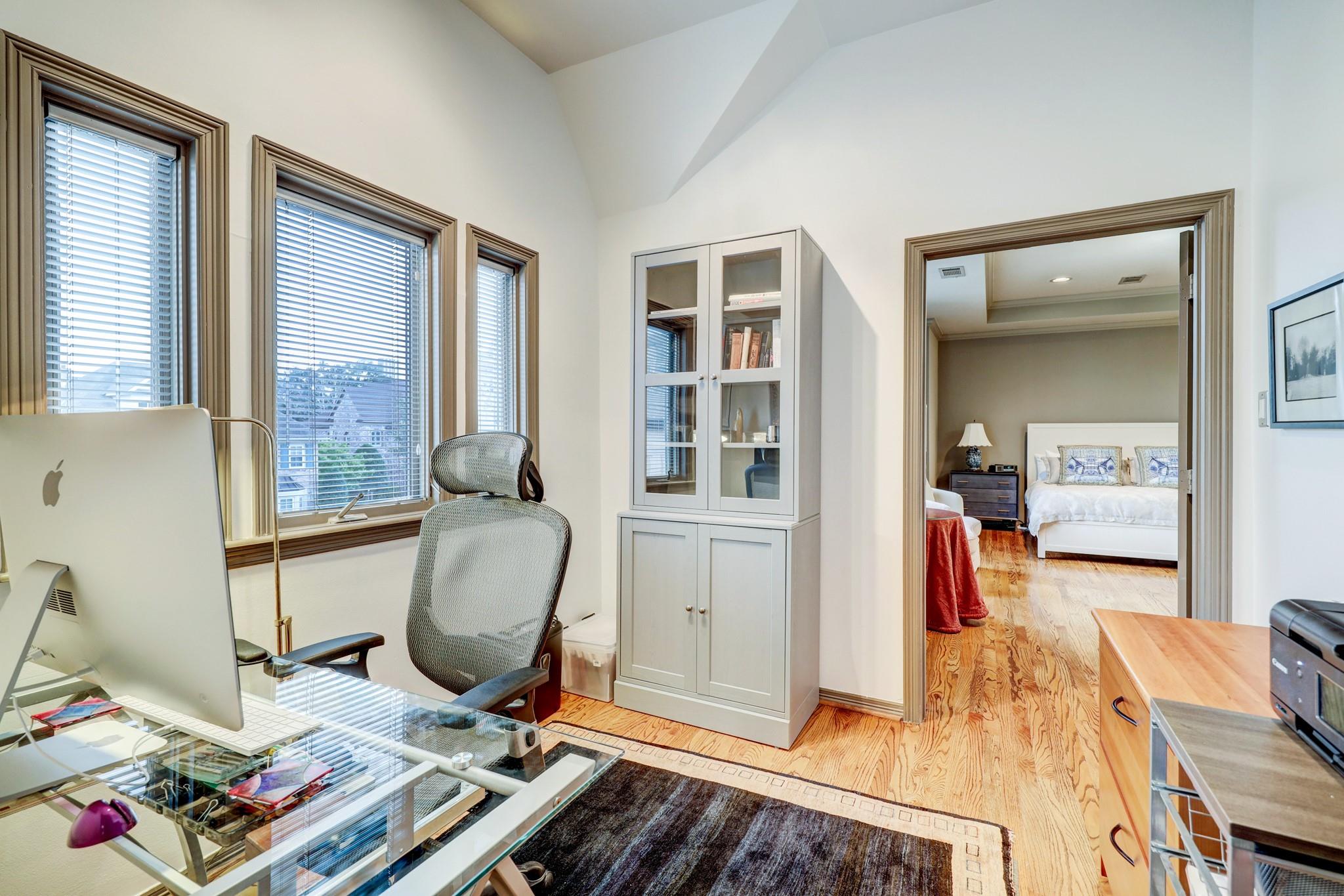 8 Exbury Way