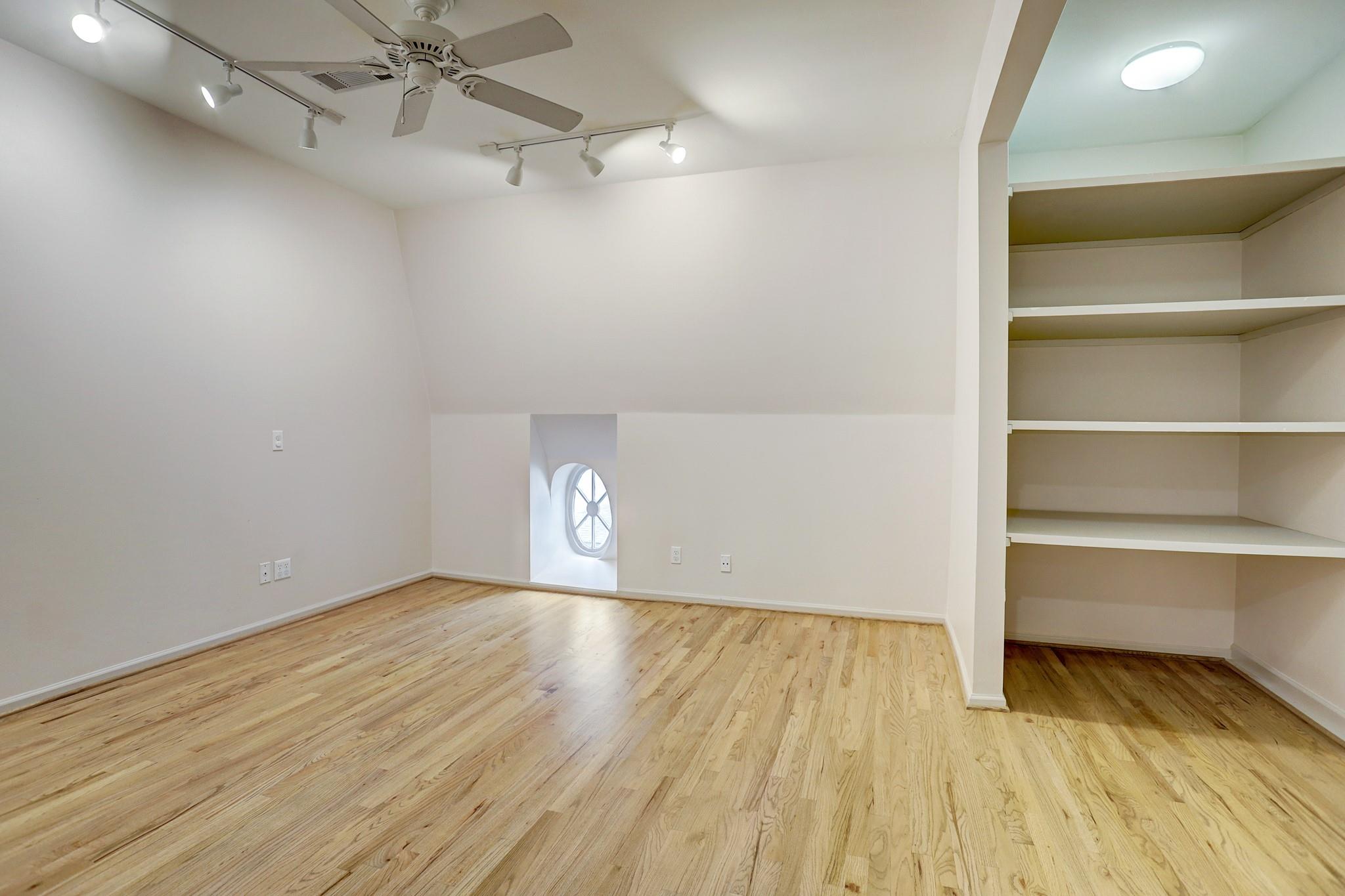 2523 Westgate Drive