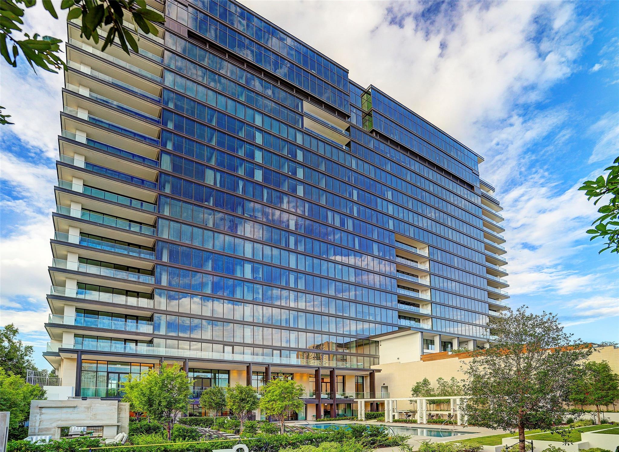 3433 Westheimer Road #803