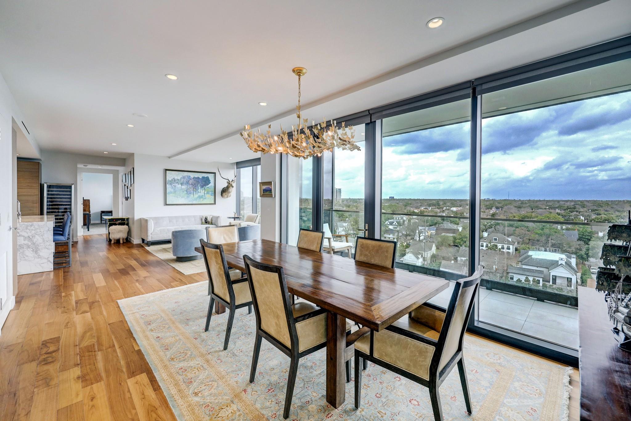 3433 Westheimer Road #803