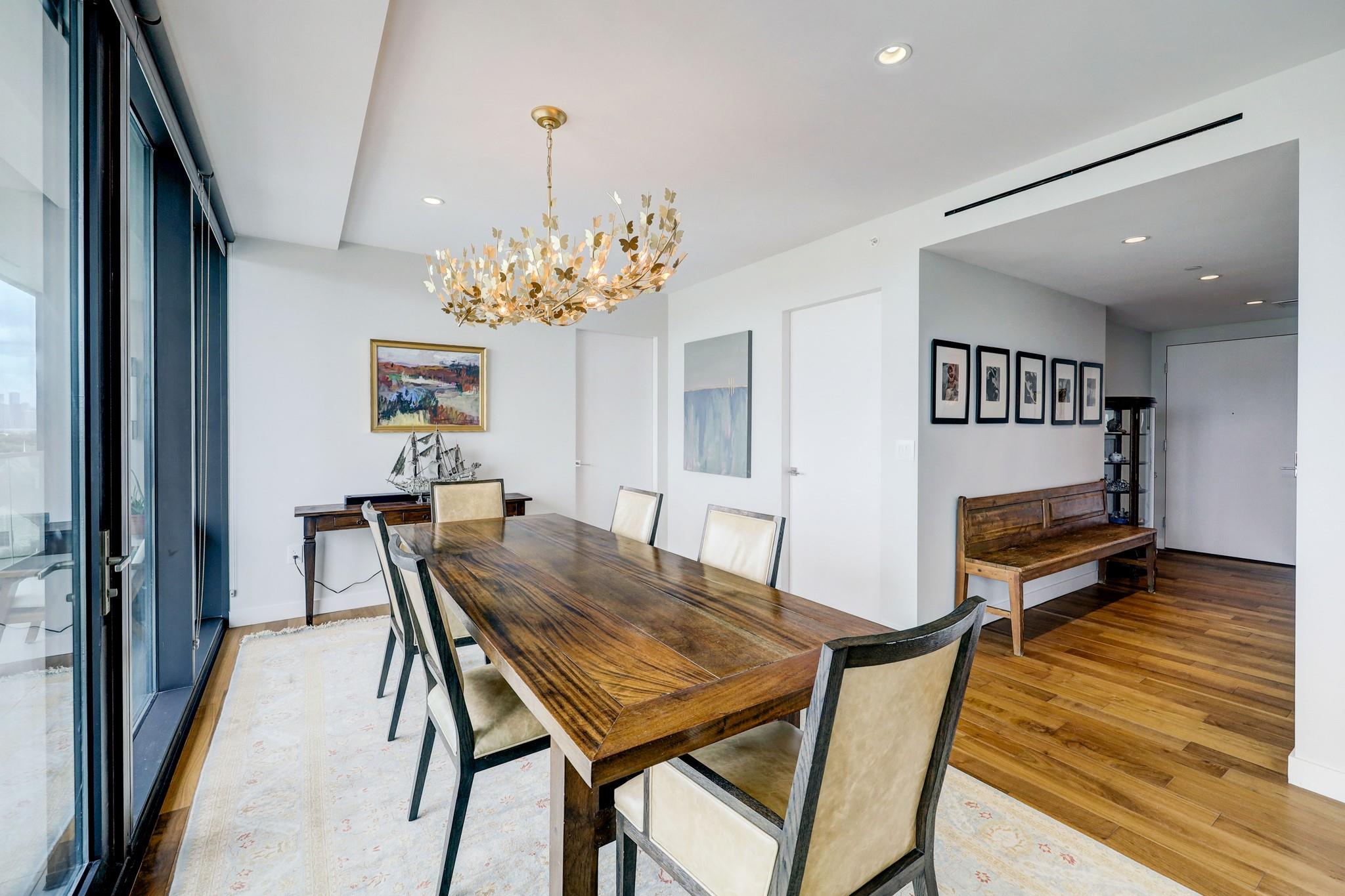 3433 Westheimer Road #803