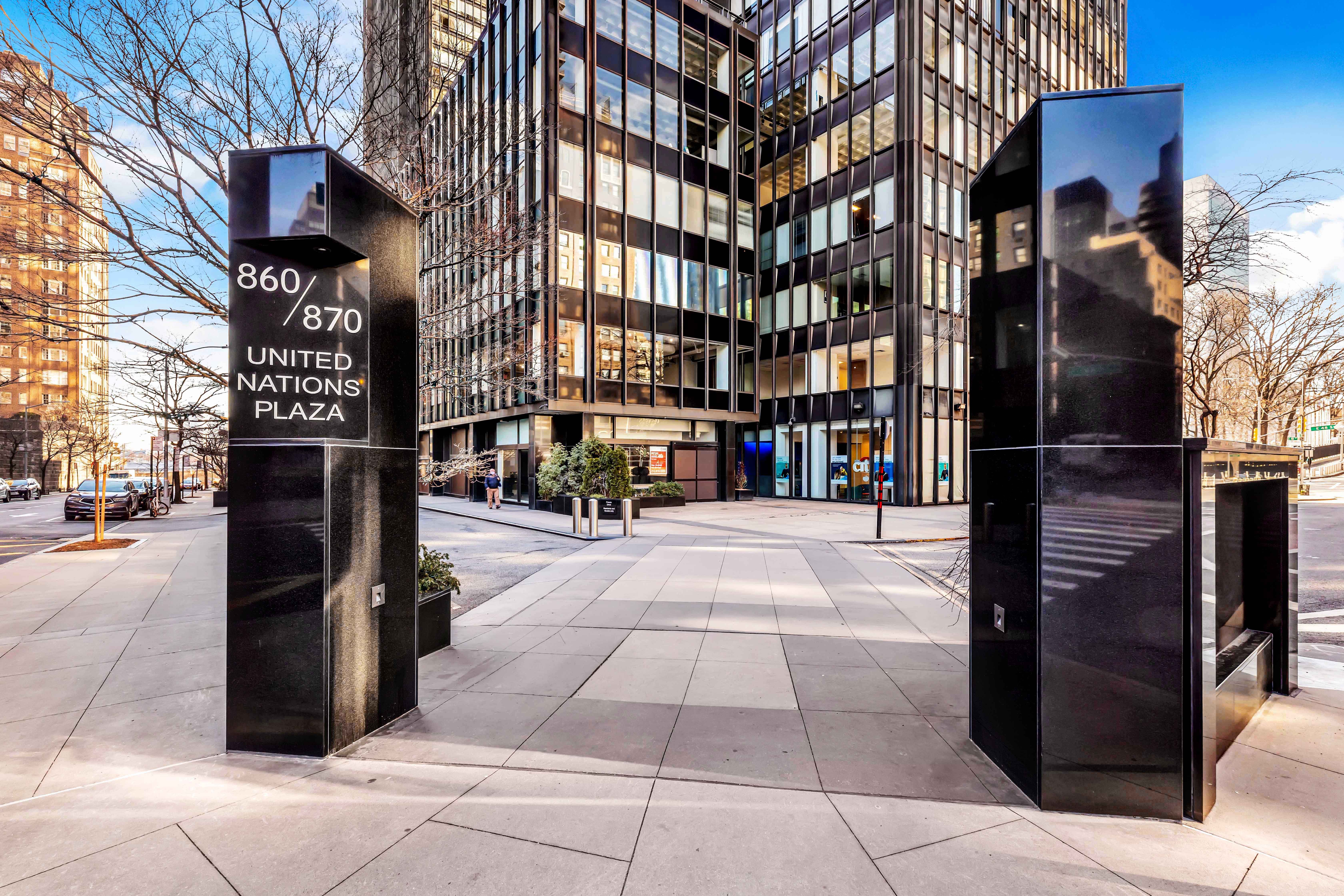 870 United Nations Plaza 23/24C