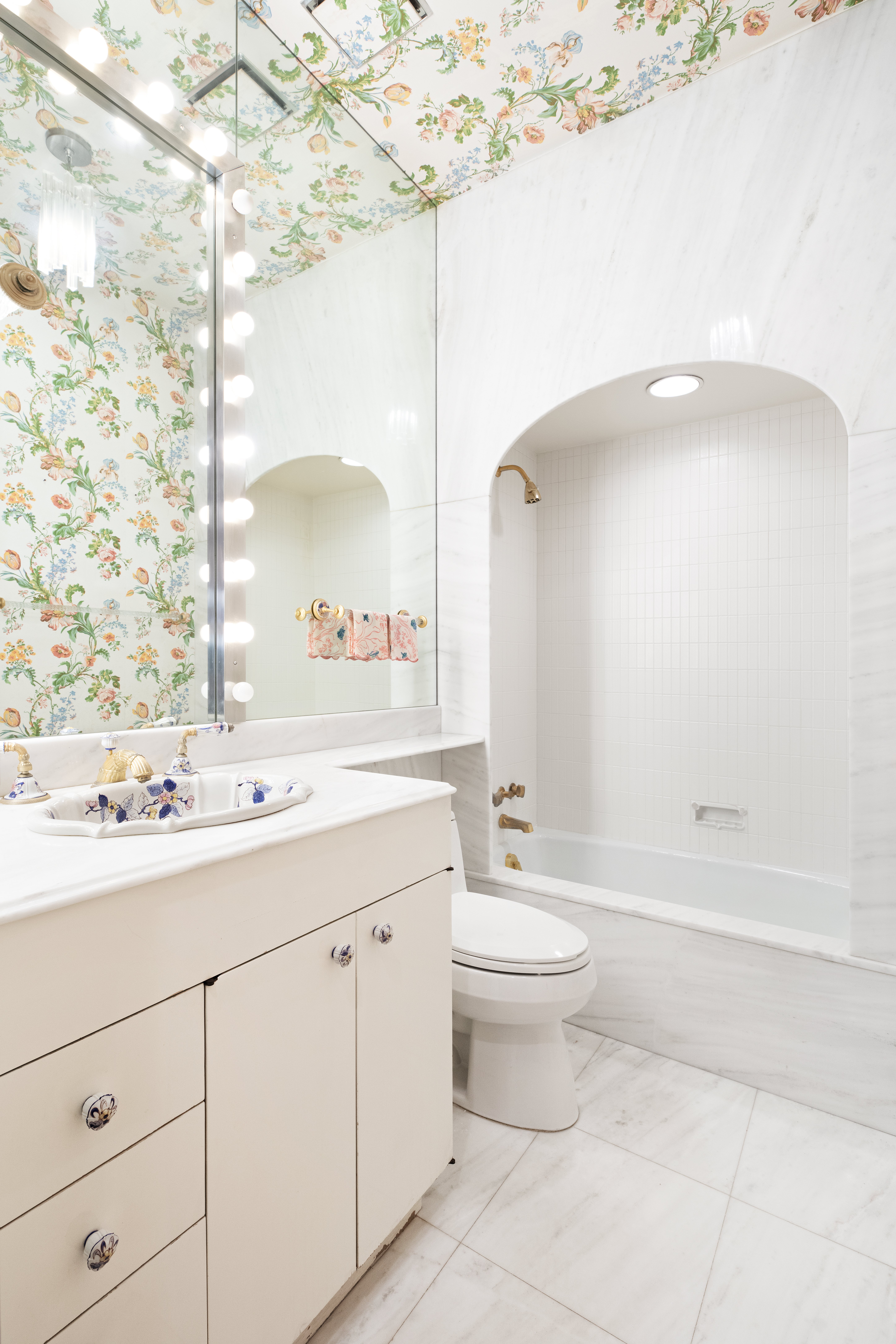 550 Park Avenue Apt 12A